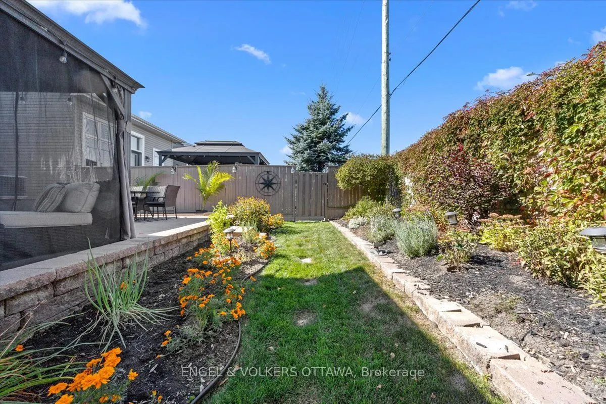1003 Markwick Crescent