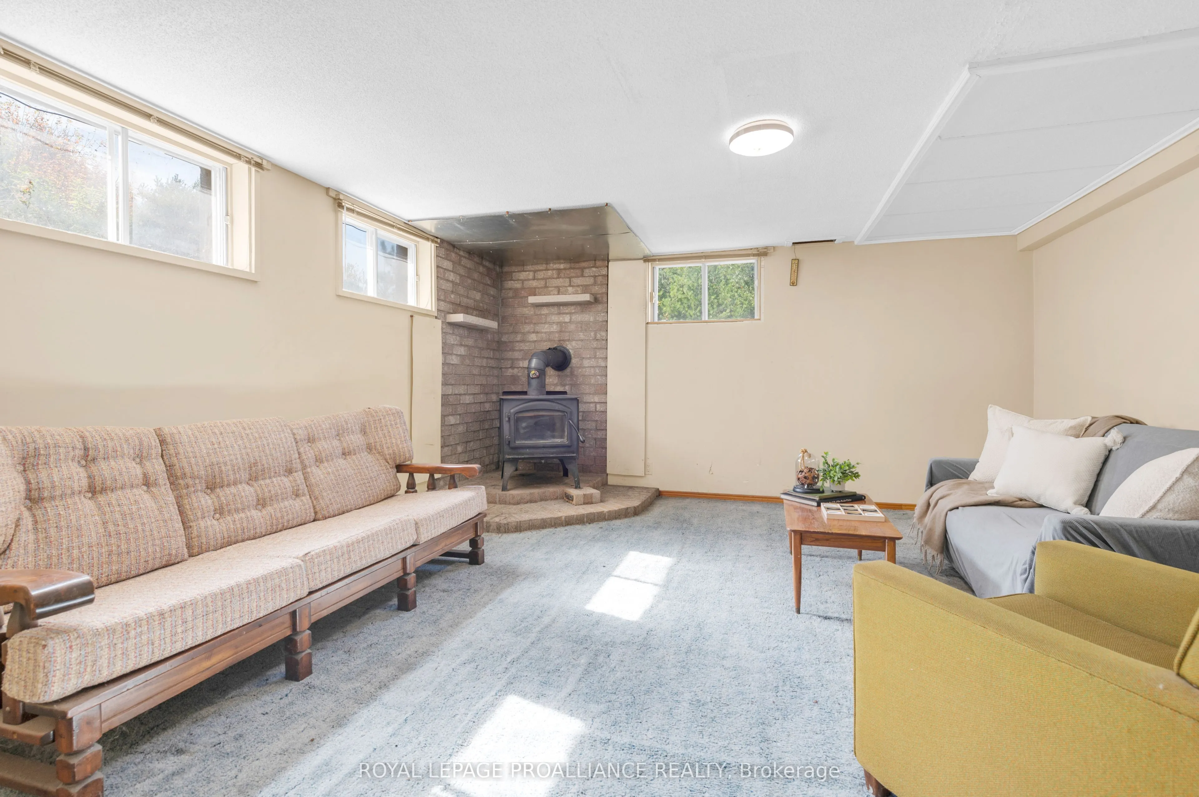 471 Elzevir Road