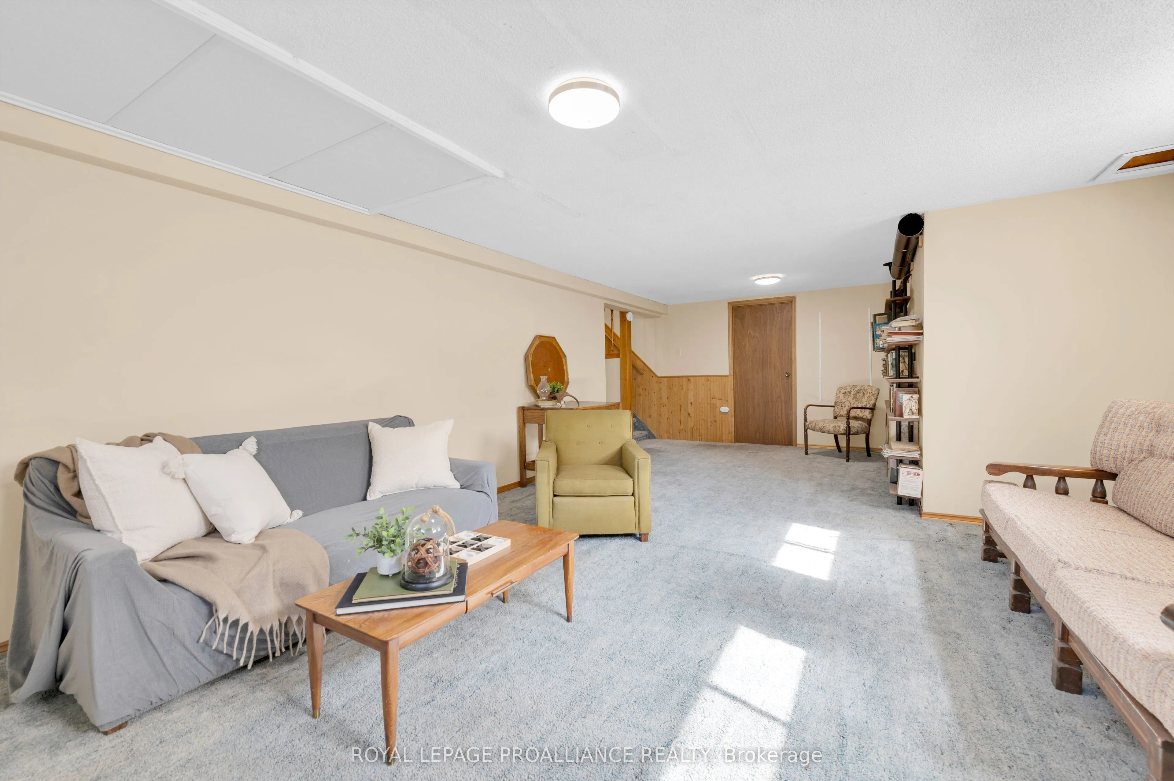 471 Elzevir Road