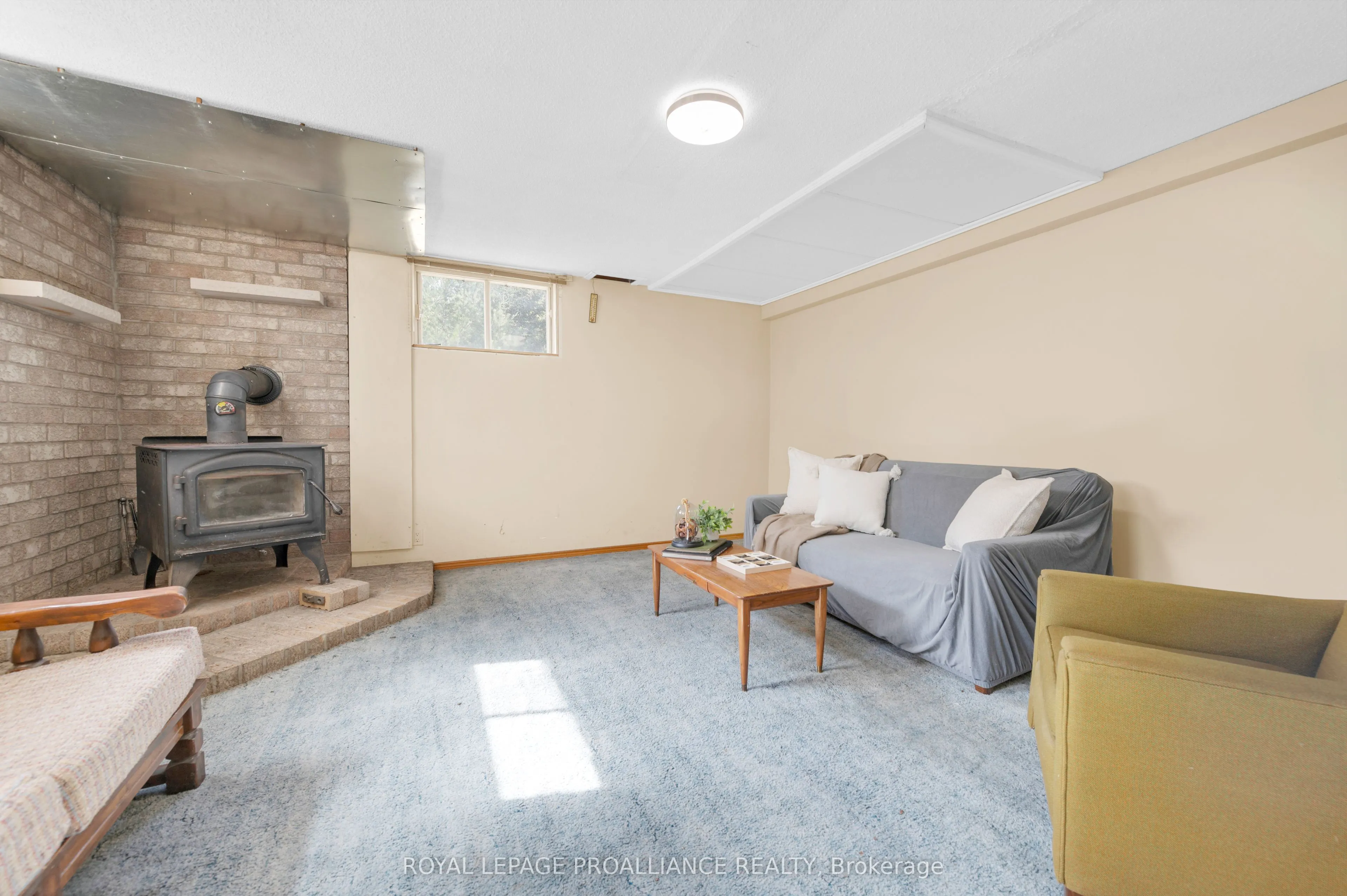 471 Elzevir Road