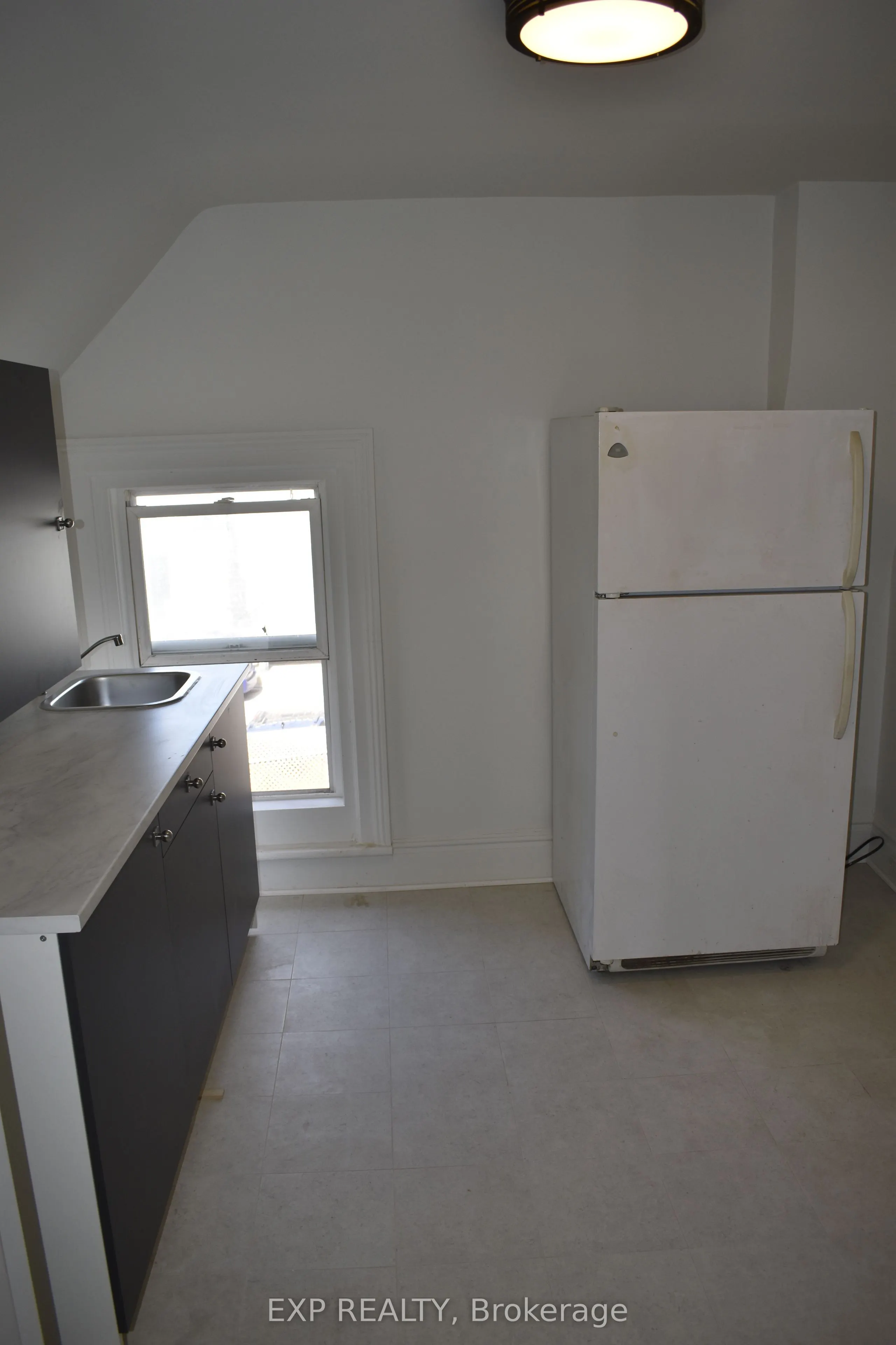 14 Halliday Street, #B ( second floor)
