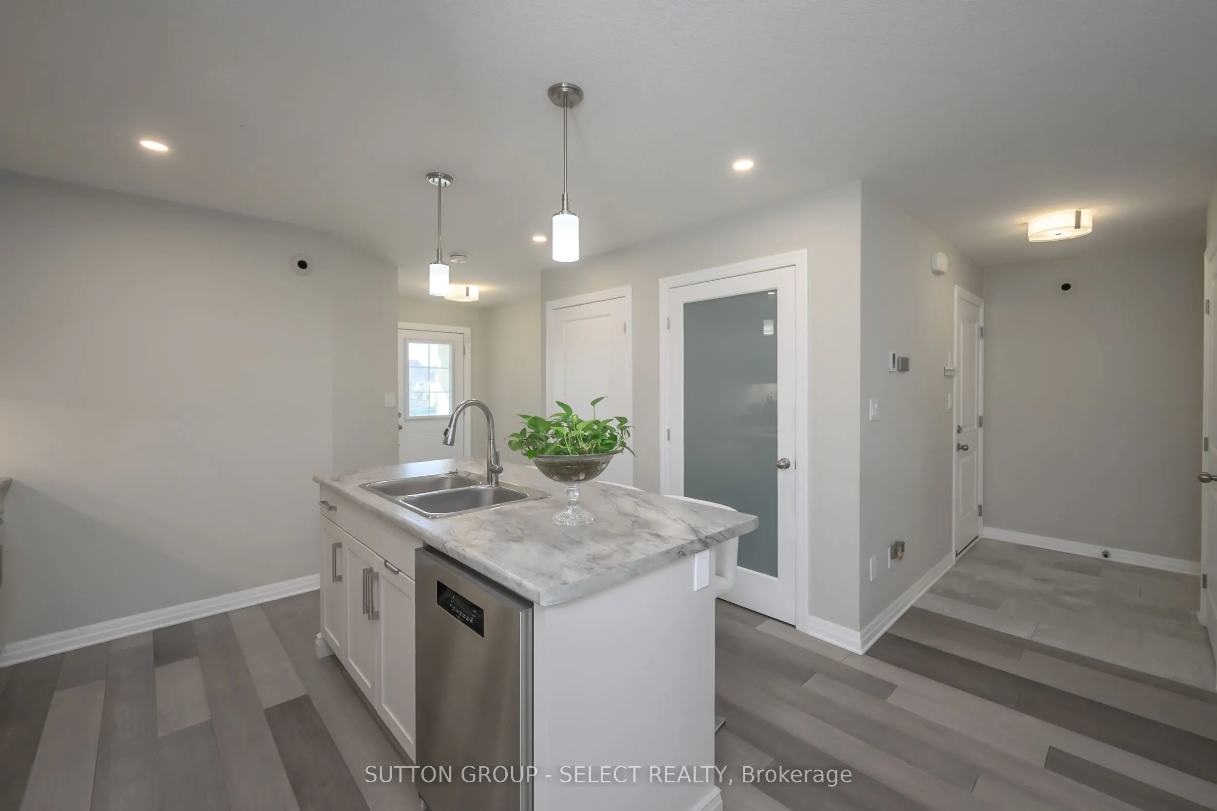 3 Harlequin Court