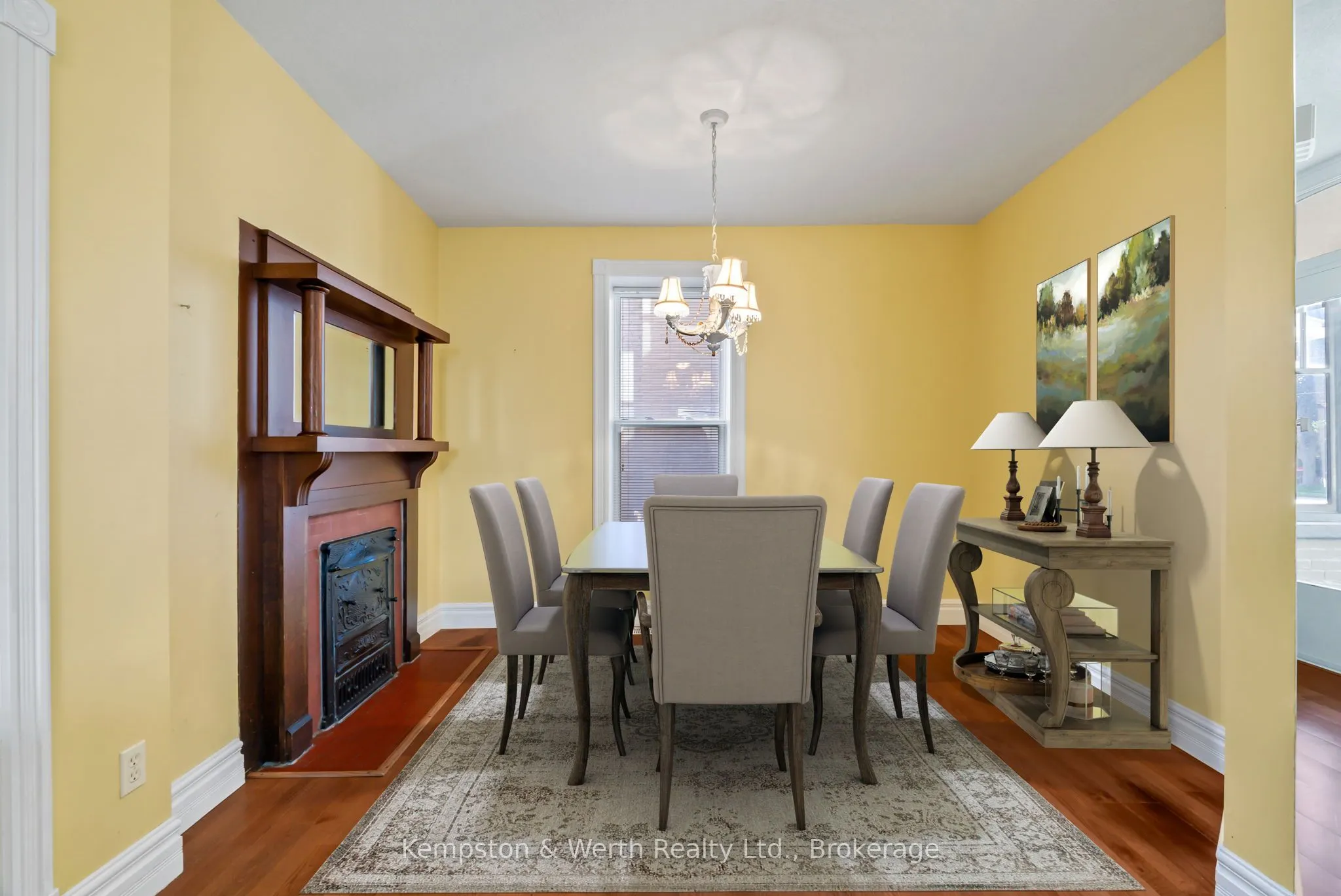 439 Main Street W