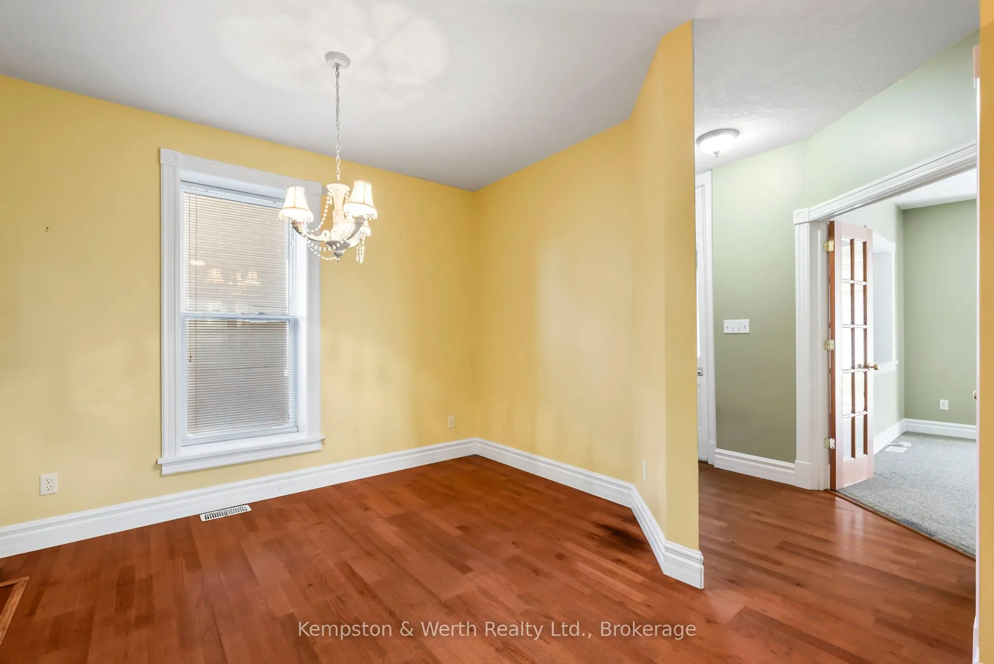 439 Main Street W