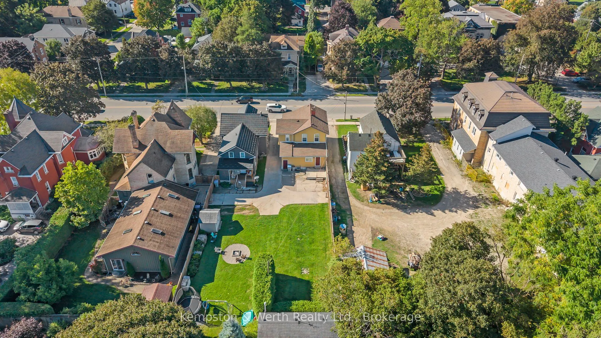 439 Main Street W