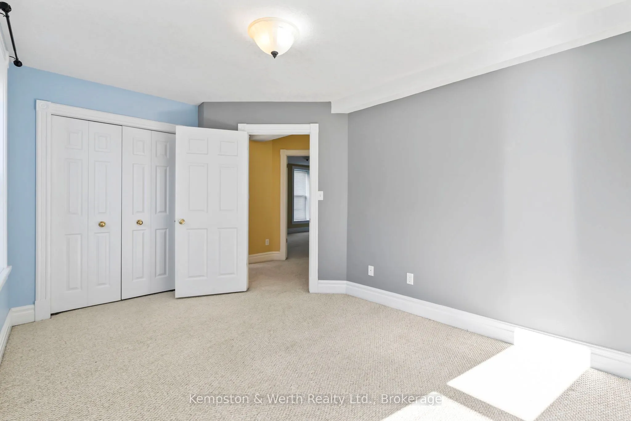 439 Main Street W