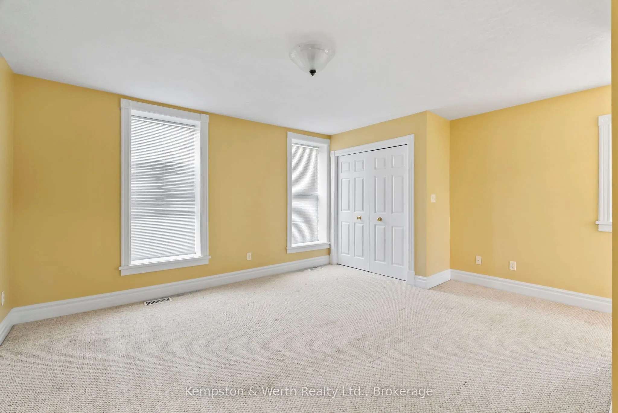 439 Main Street W