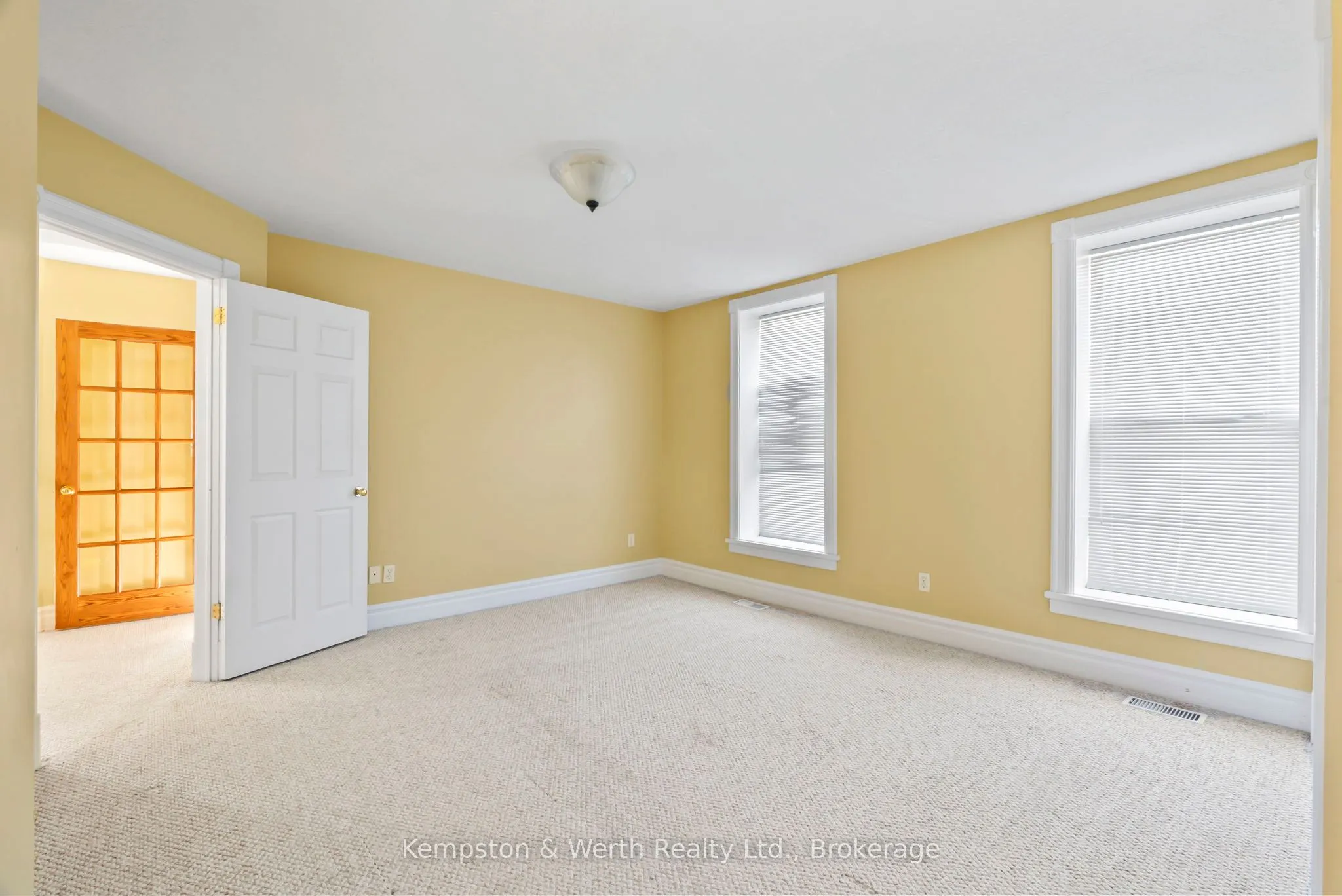 439 Main Street W