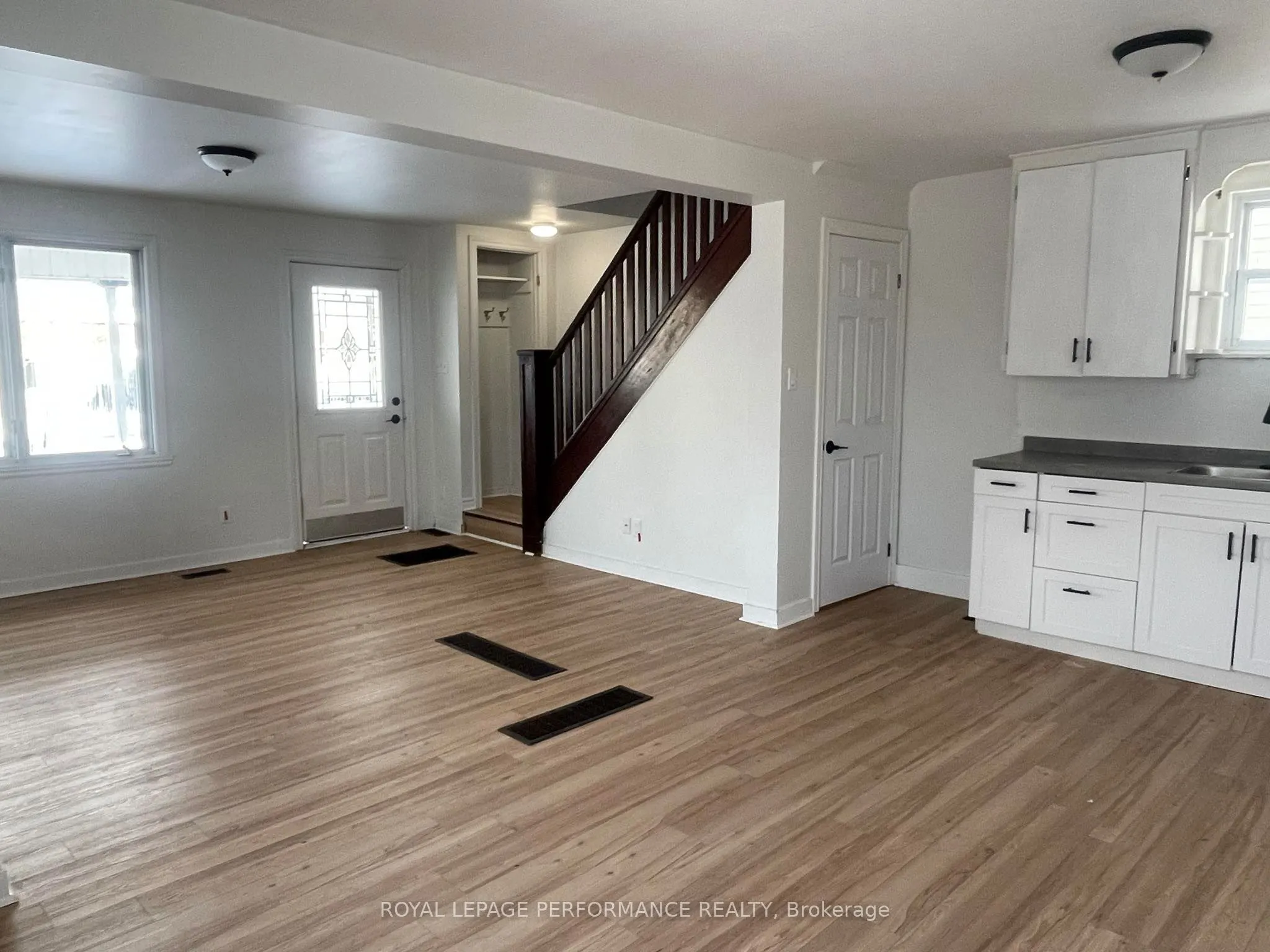 110-110a Eleventh Street E