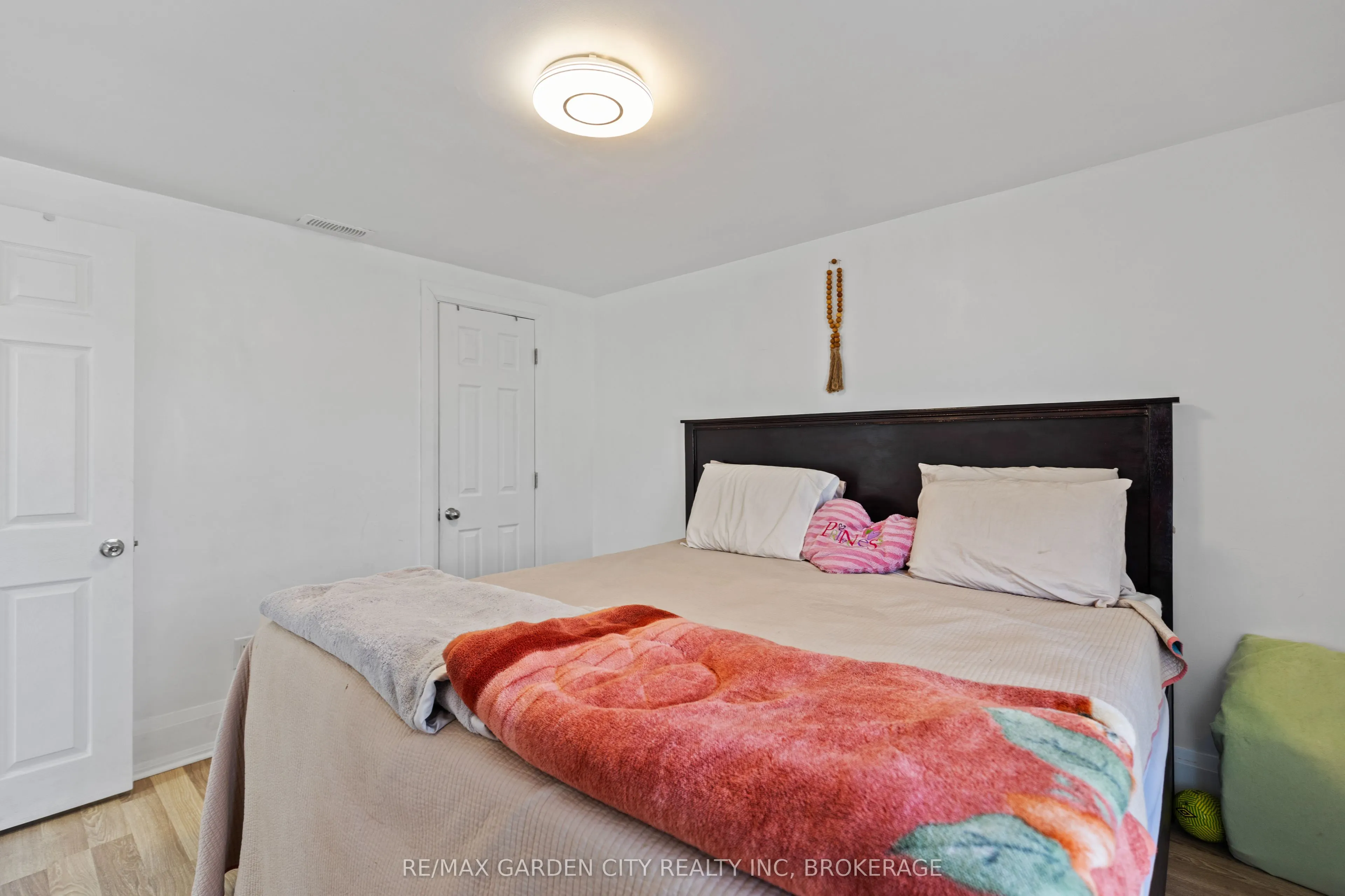 997 Niagara Stone Road