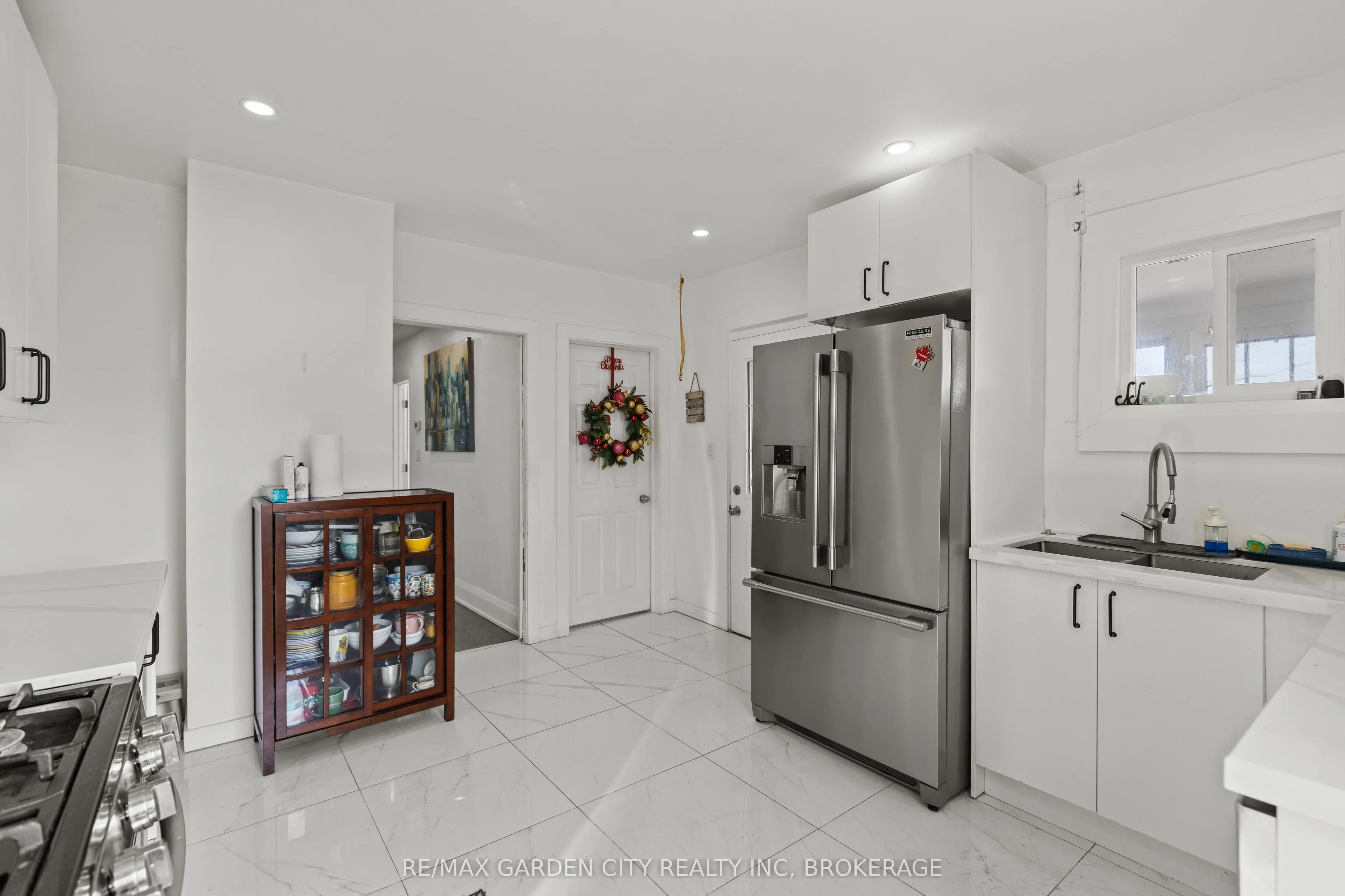 997 Niagara Stone Road