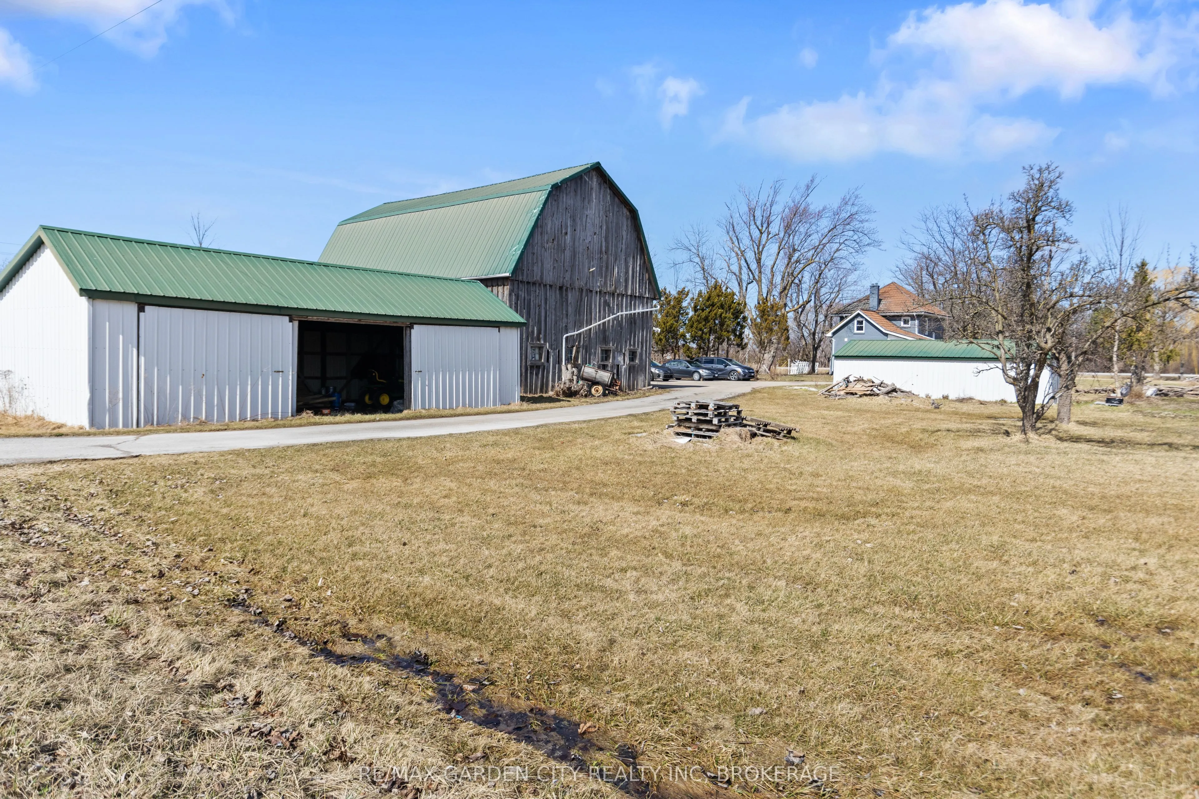 997 Niagara Stone Road