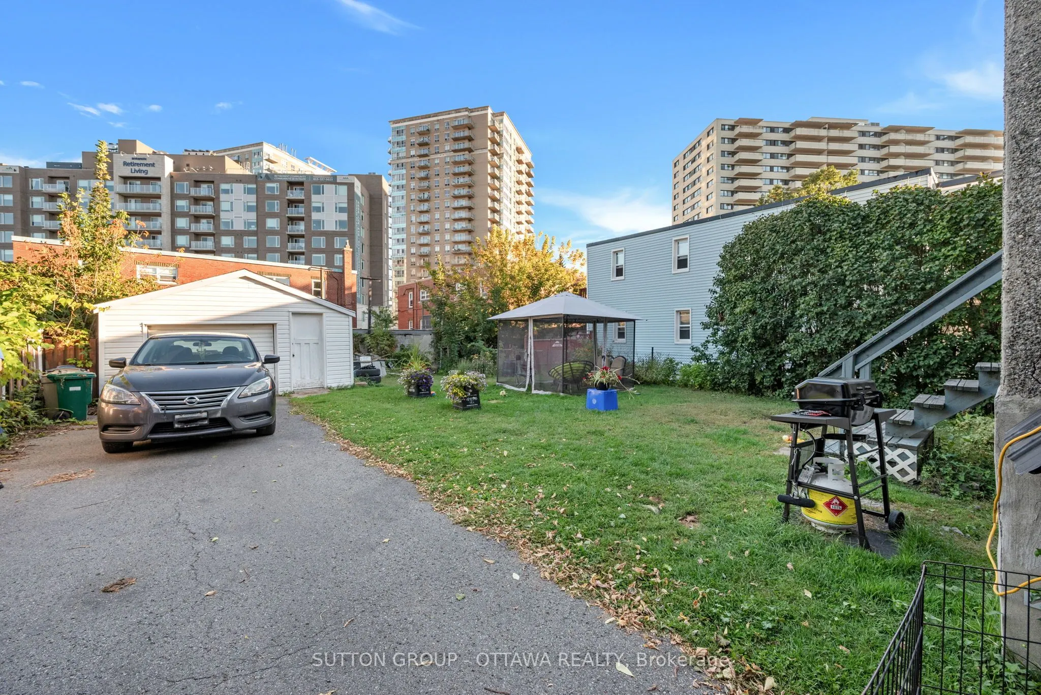 82 GENEST Street