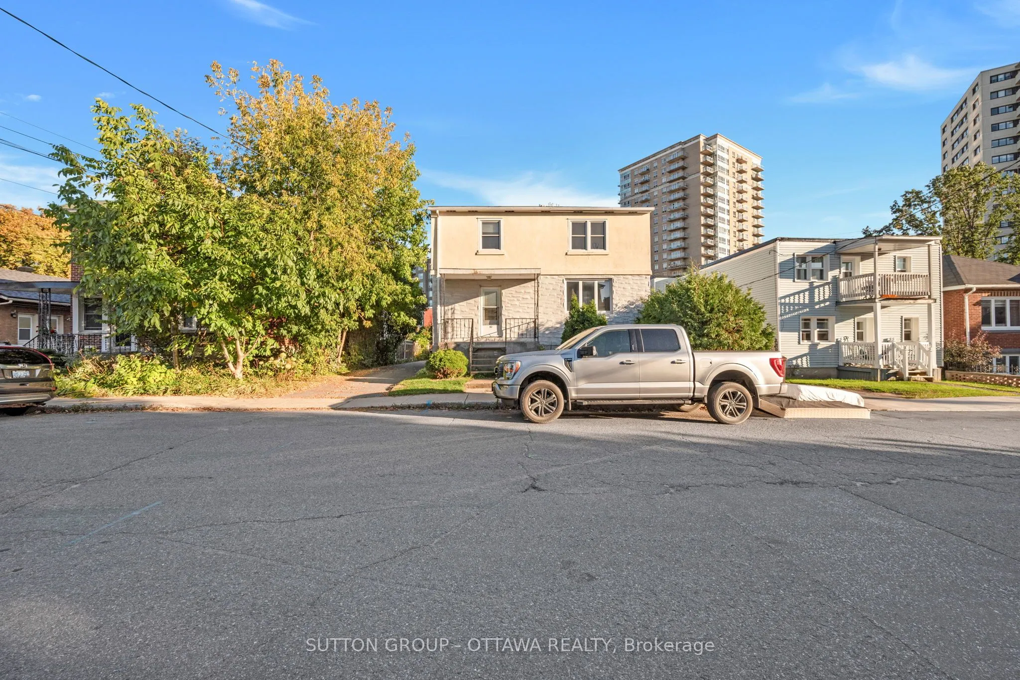 82 GENEST Street
