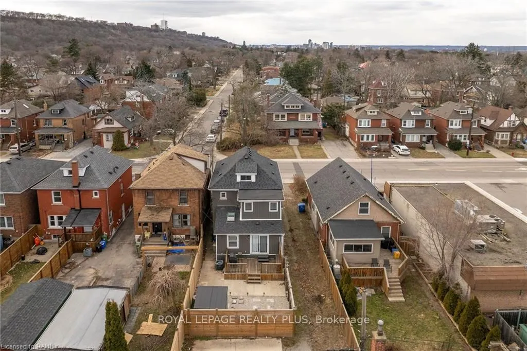153 Ottawa Street S, #Main
