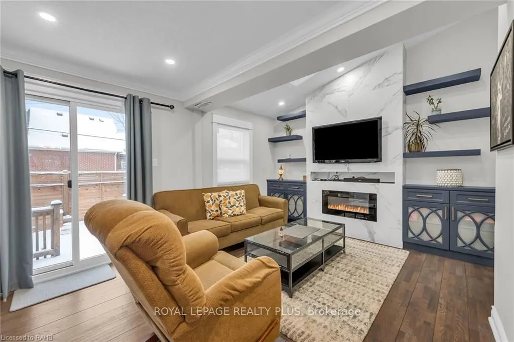 153 Ottawa Street S, #Main