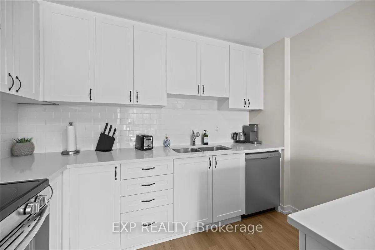 561 Entourage Private, #561