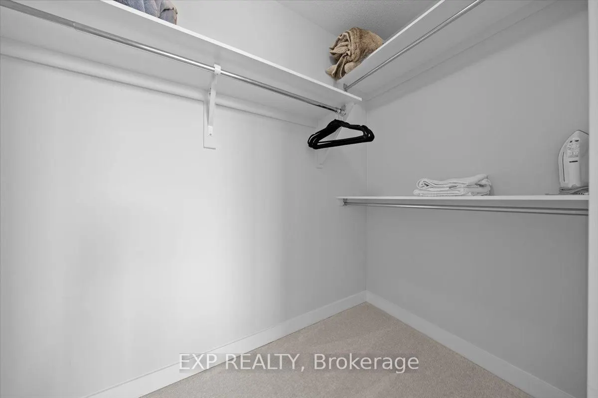 561 Entourage Private, #561