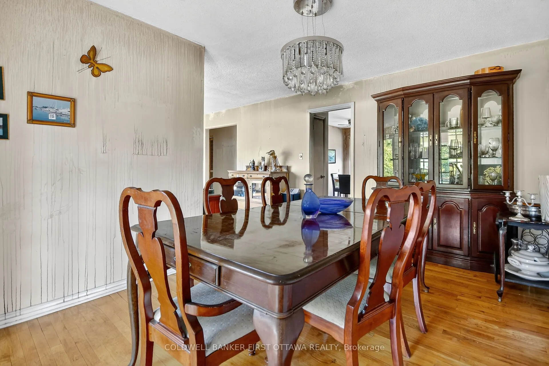 5228 McLean Crescent