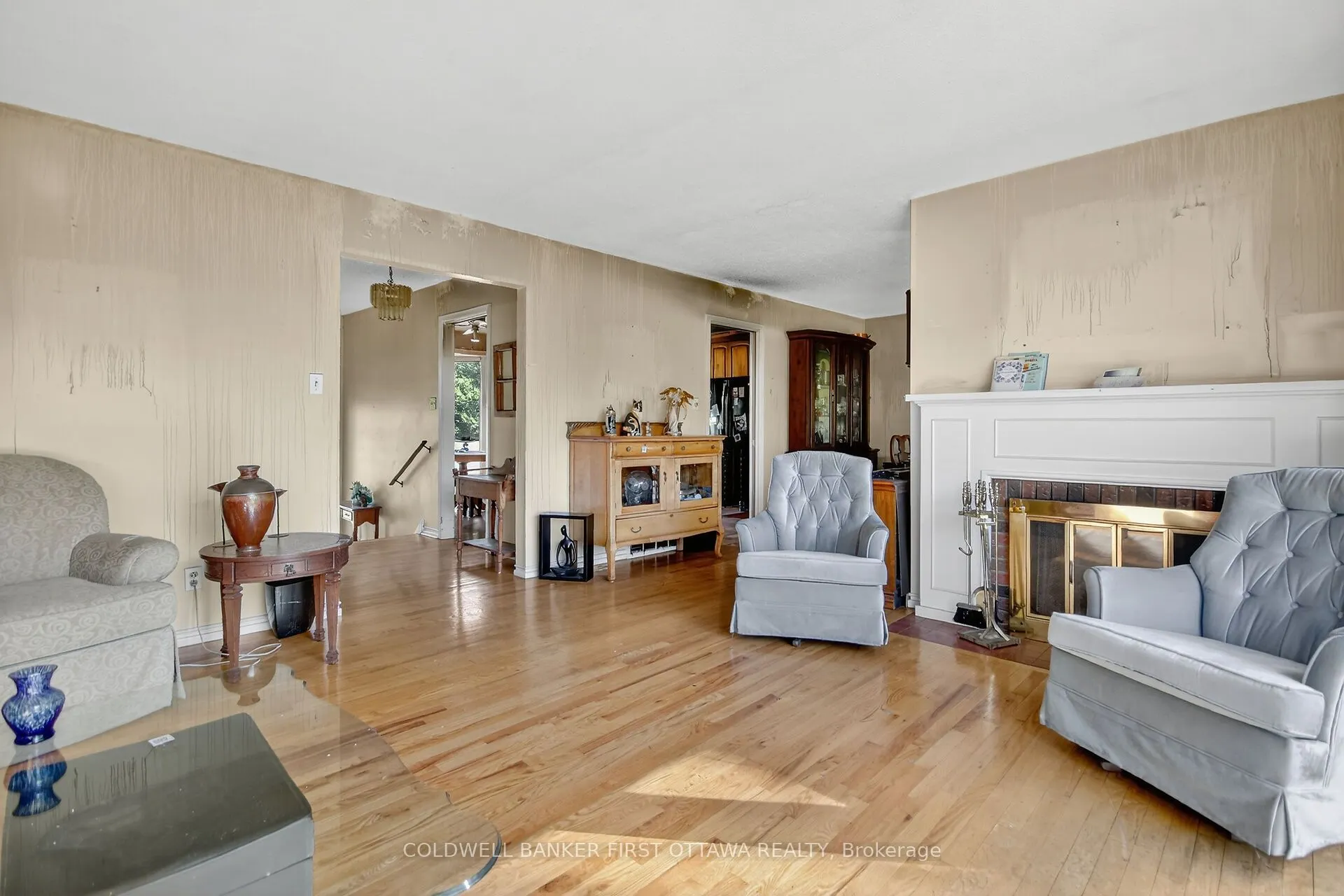 5228 McLean Crescent