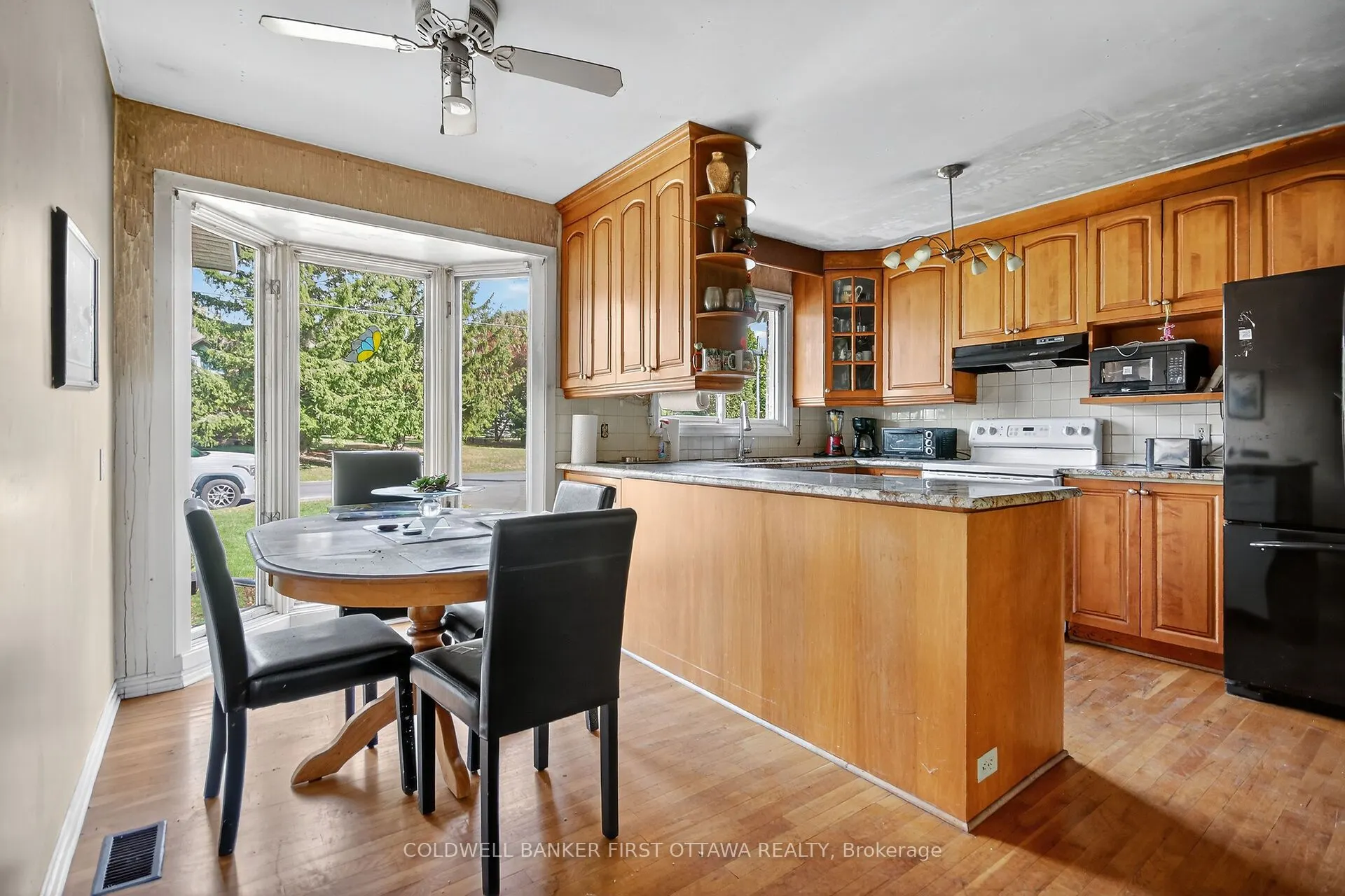 5228 McLean Crescent