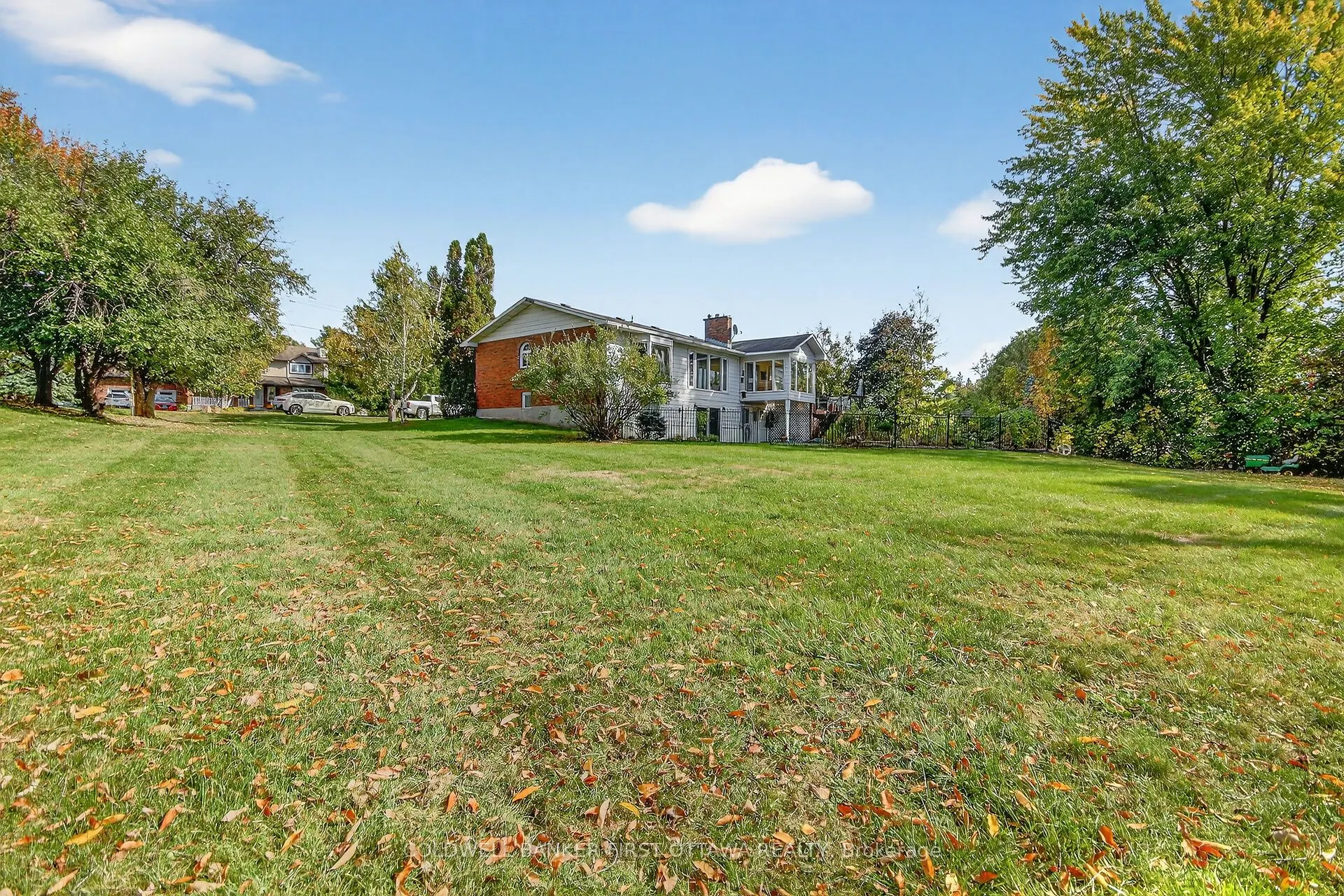 5228 McLean Crescent