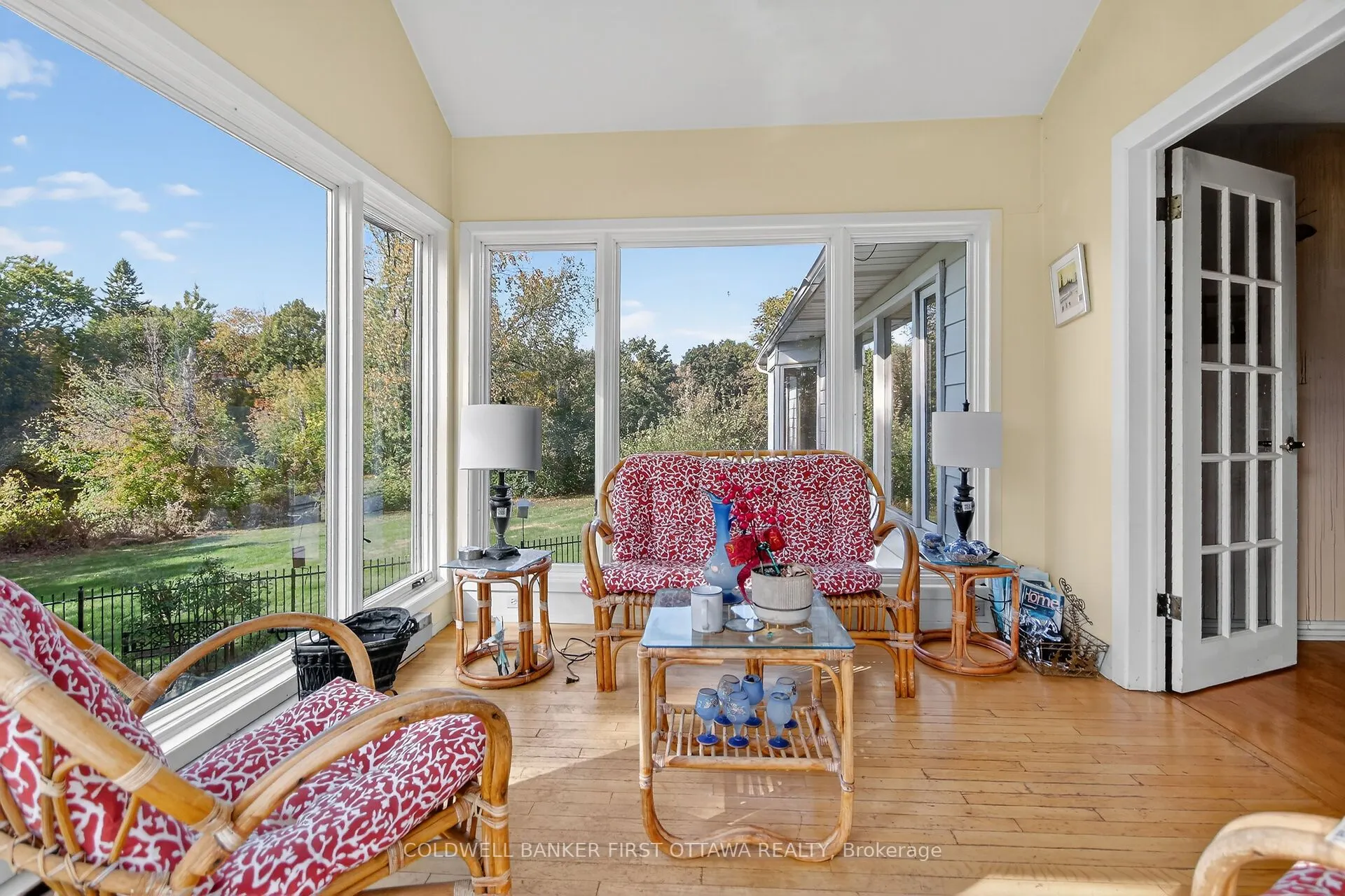 5228 McLean Crescent