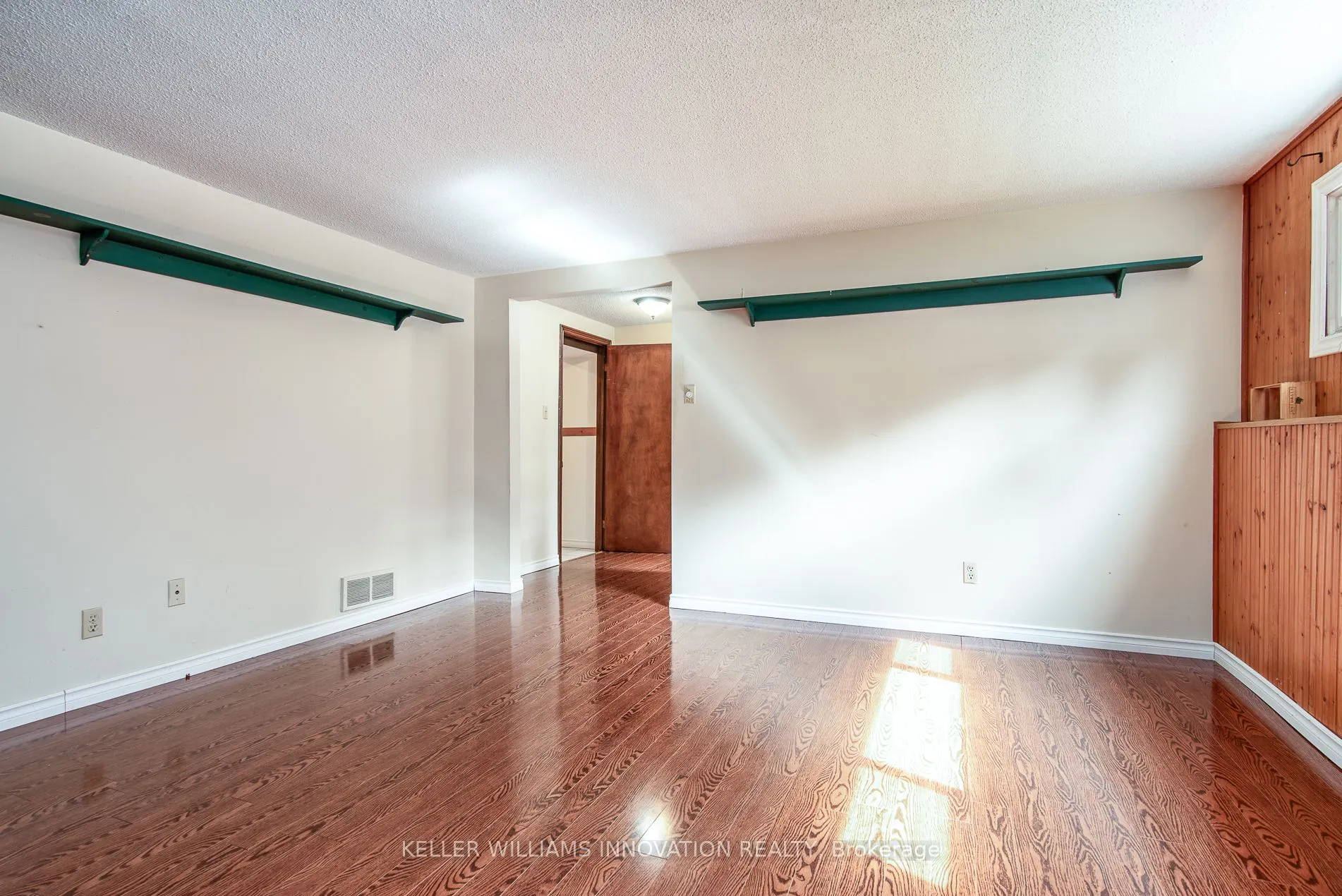 64 Sabrina Crescent