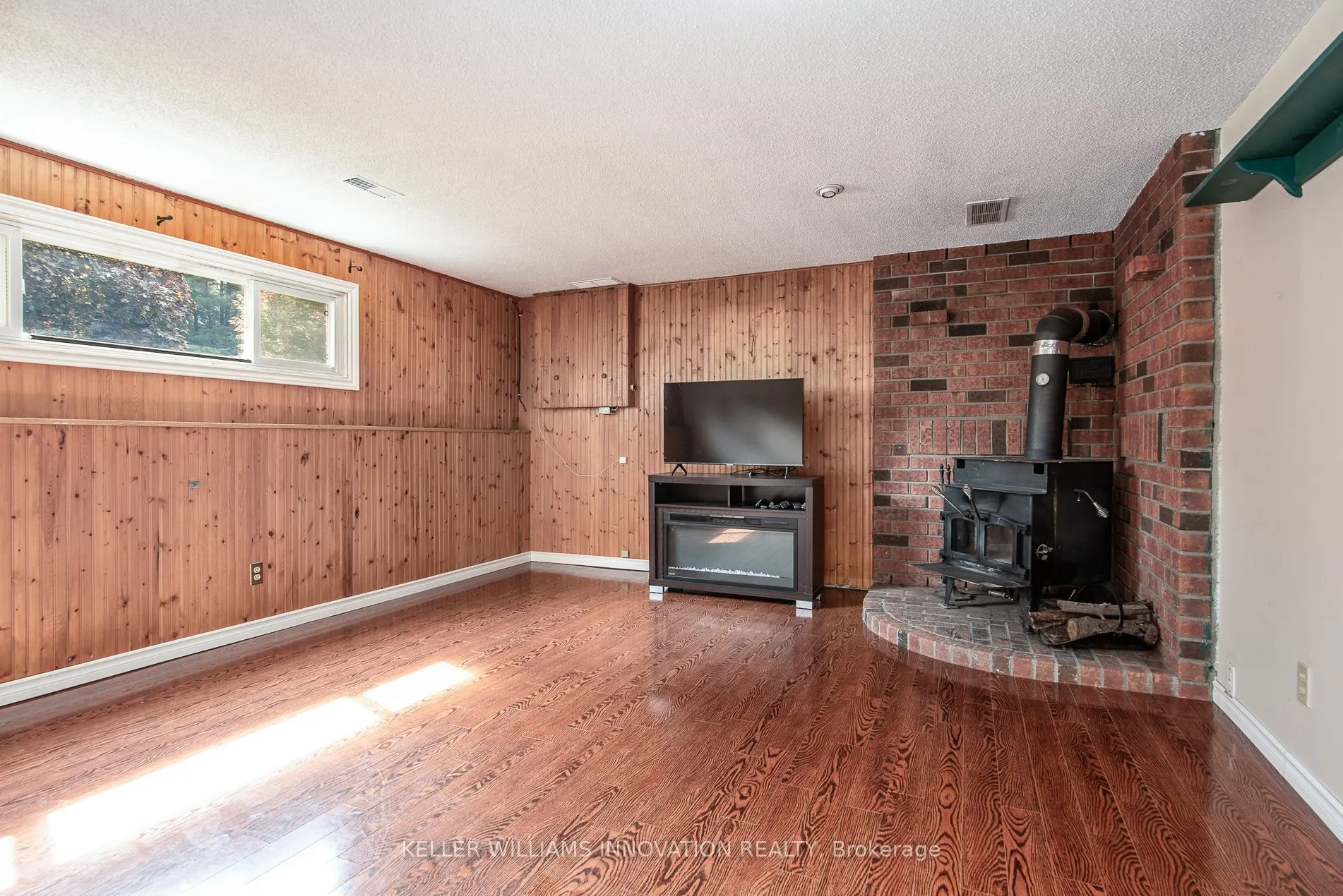 64 Sabrina Crescent
