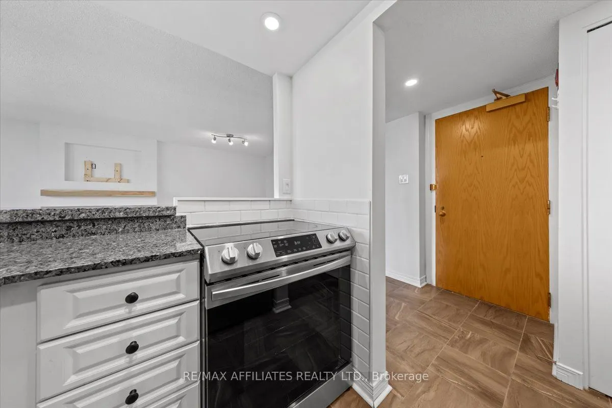 15 Murray Street, #308