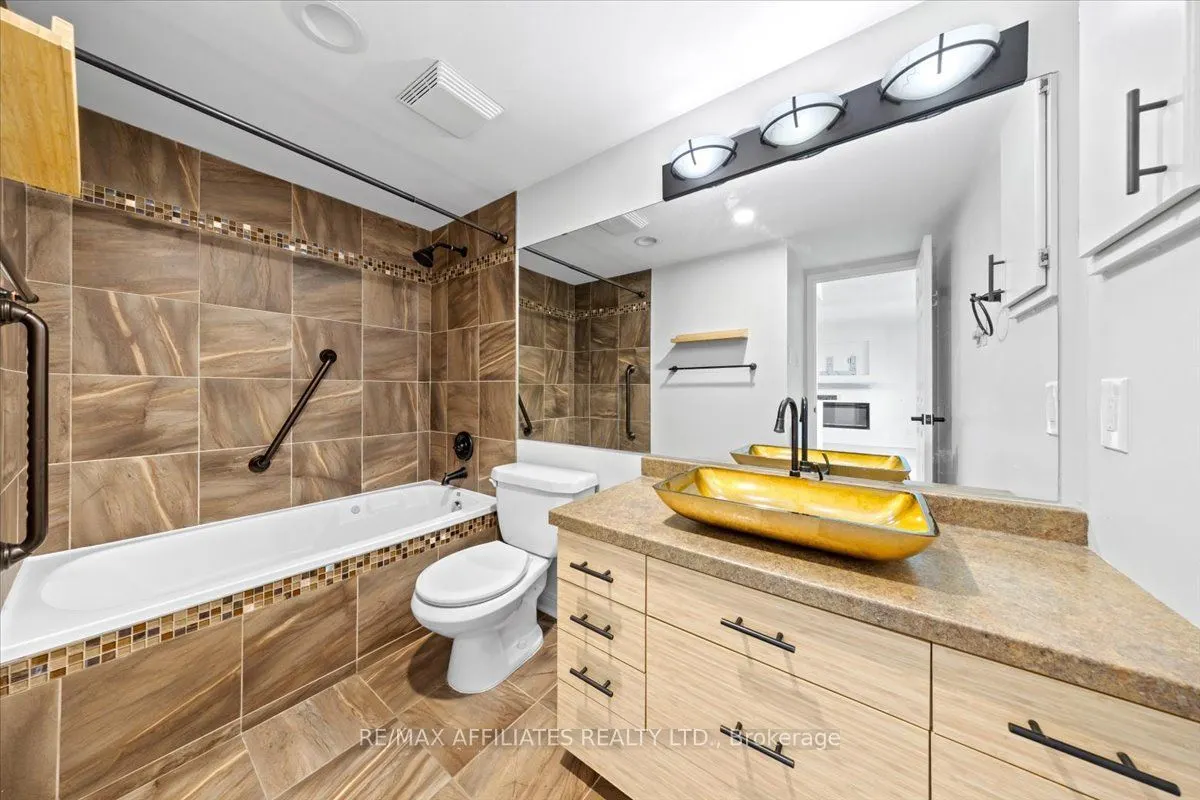 15 Murray Street, #308