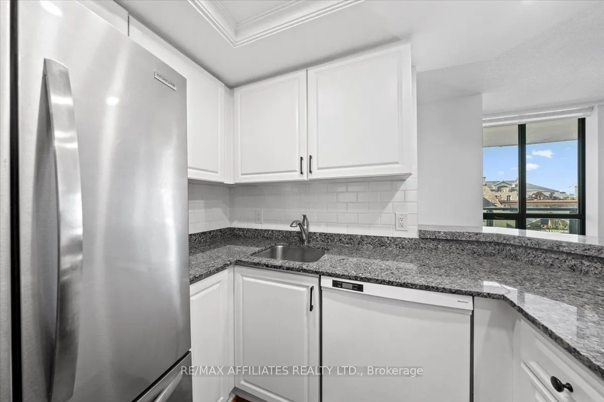 15 Murray Street, #308