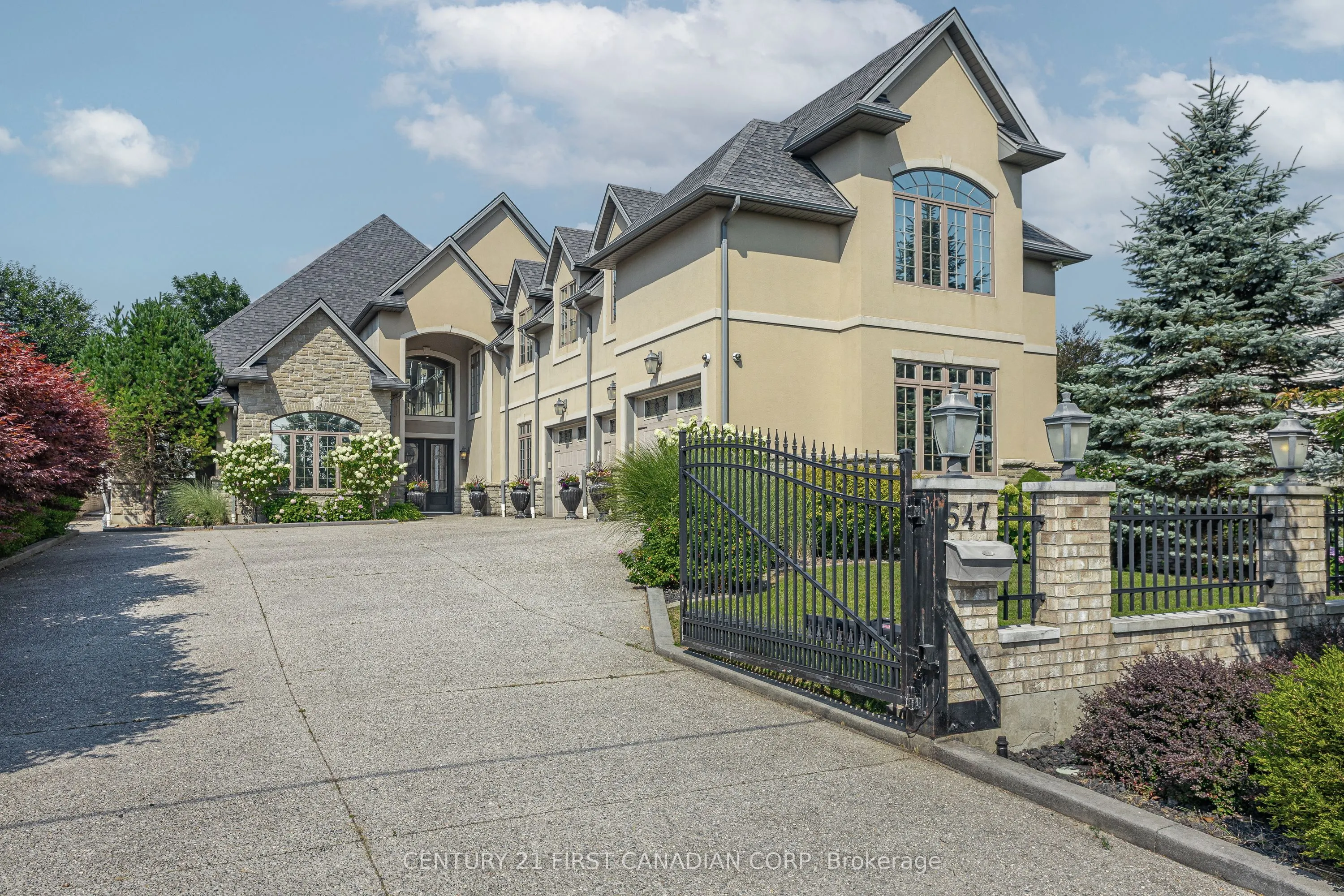 547 Crestwood Drive