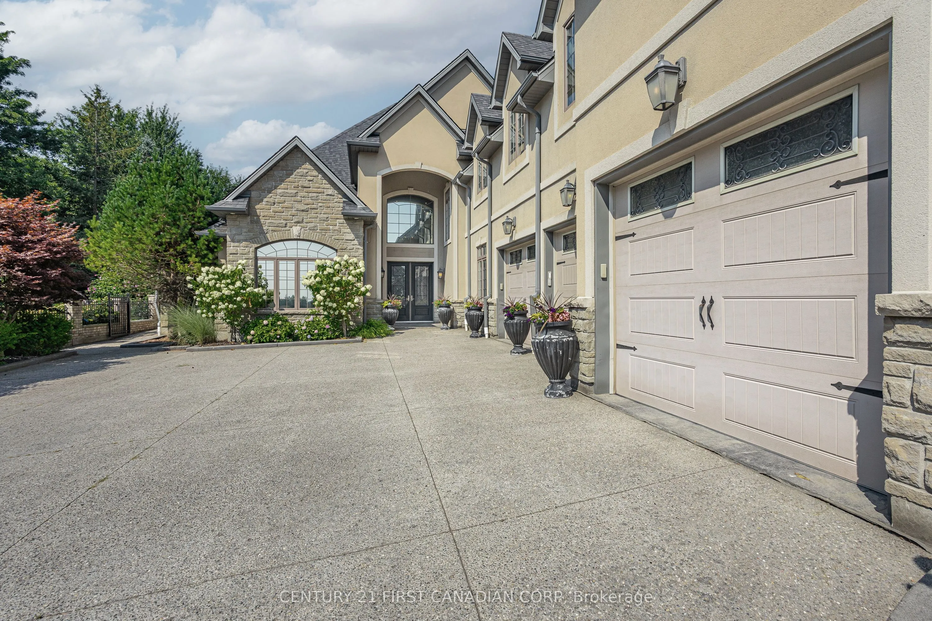 547 Crestwood Drive