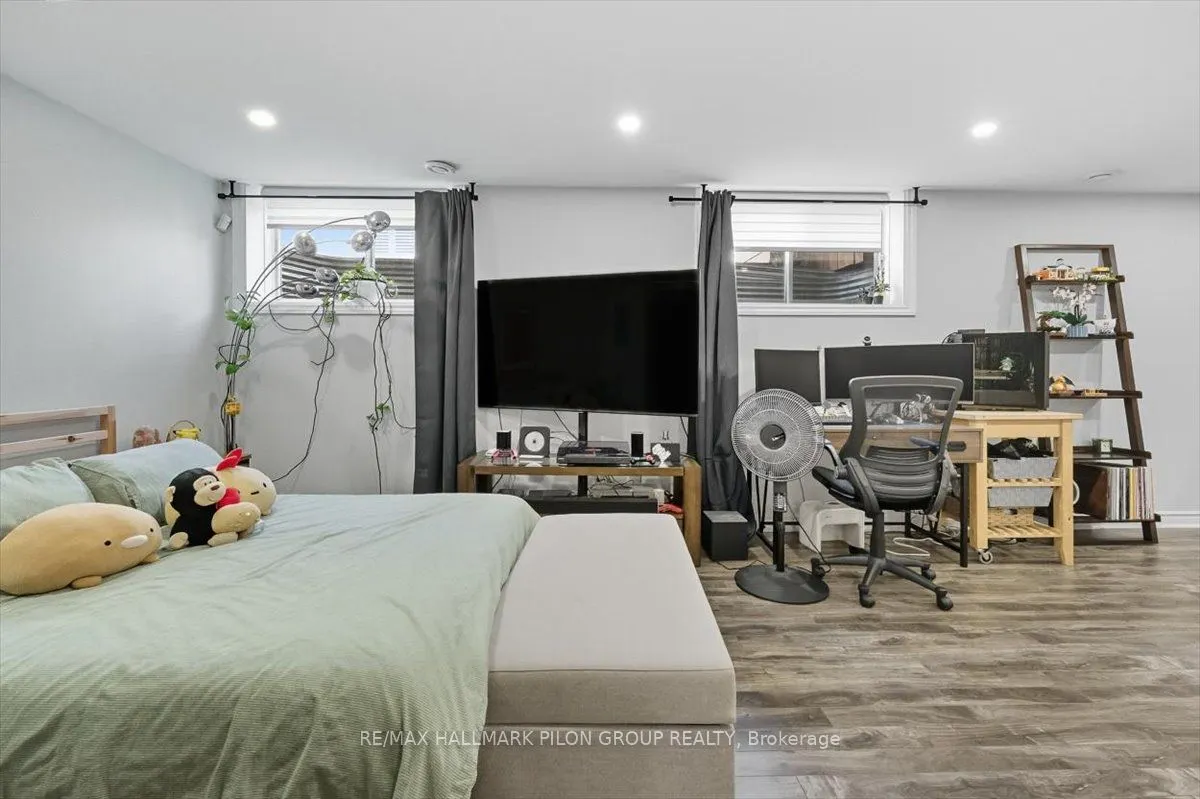 200 Enclave Walk