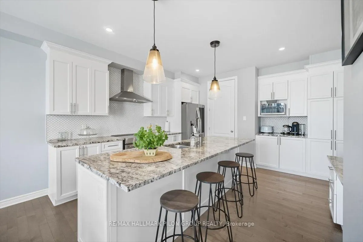200 Enclave Walk