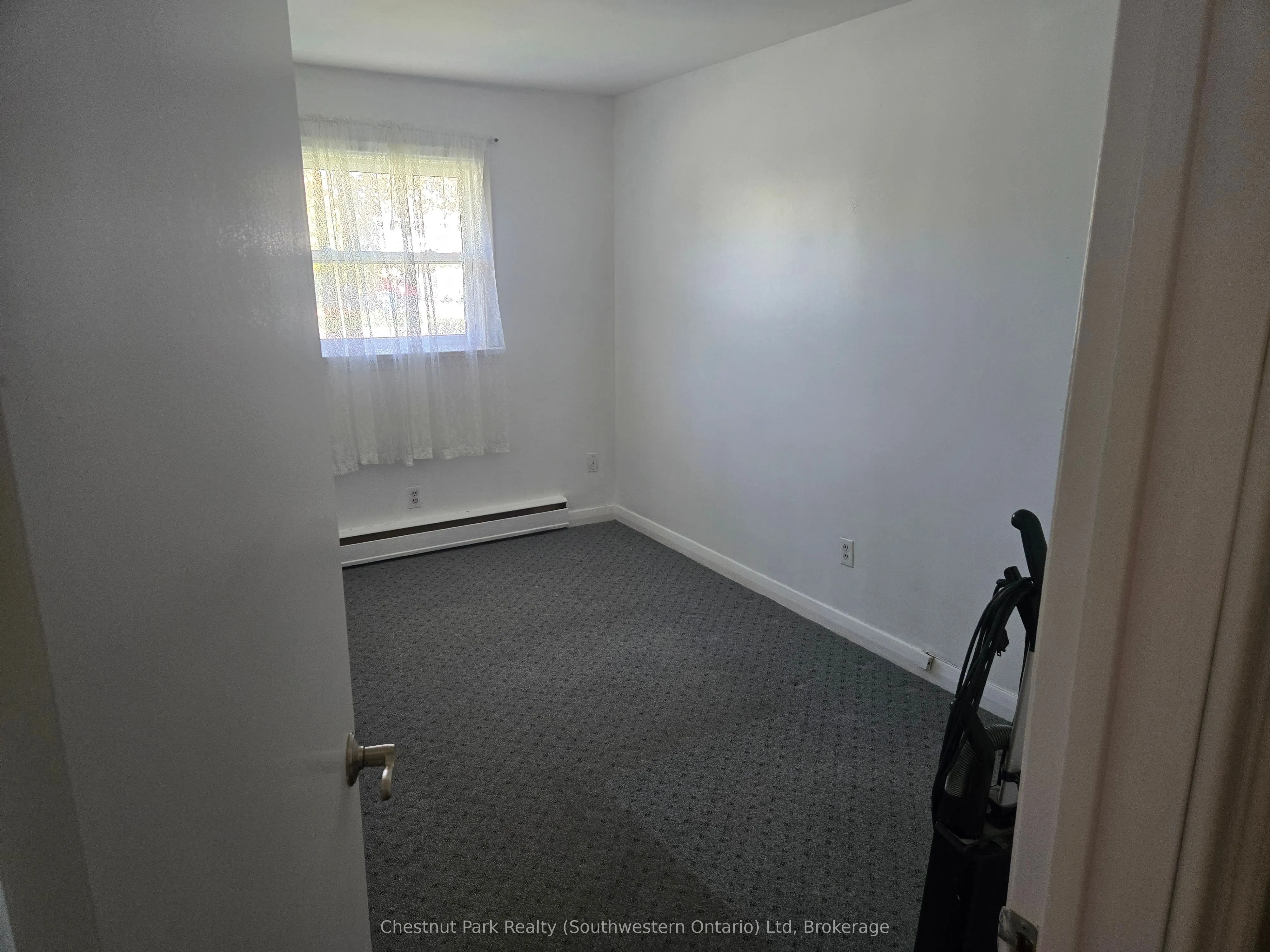 324 Stevenson Street N