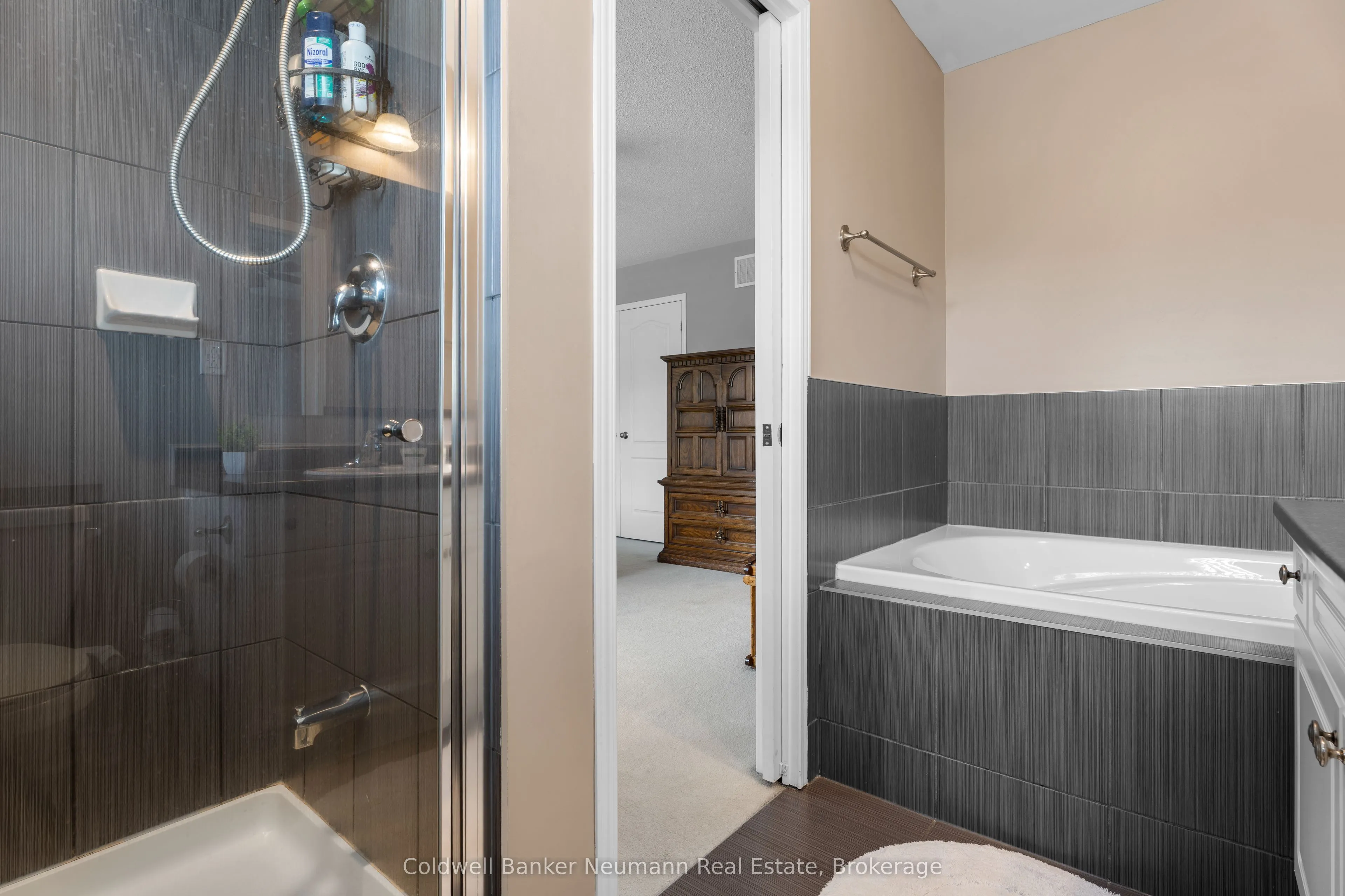 1035 Victoria Road S, #71