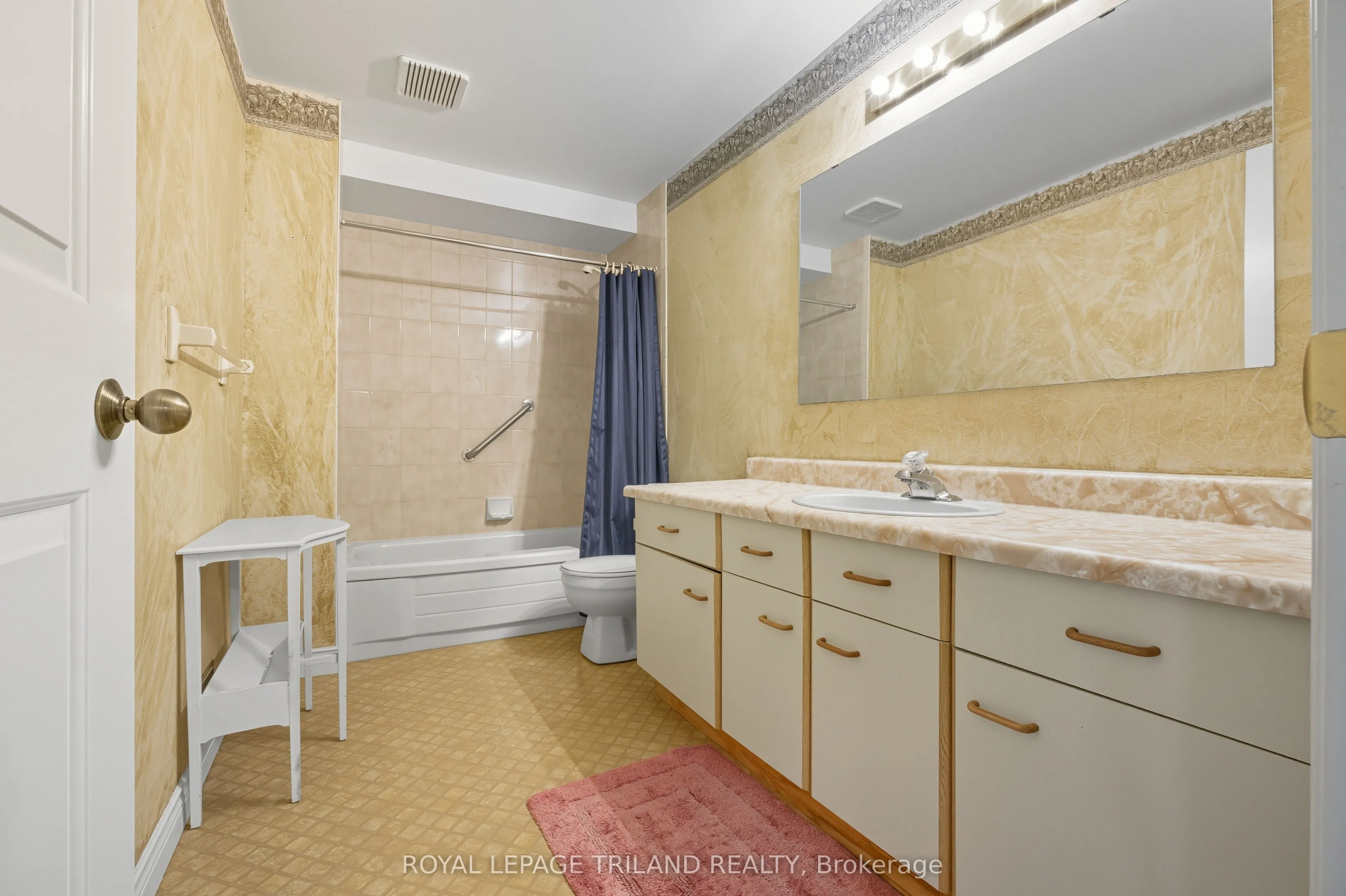 60 Rosecliffe Crescent, #16