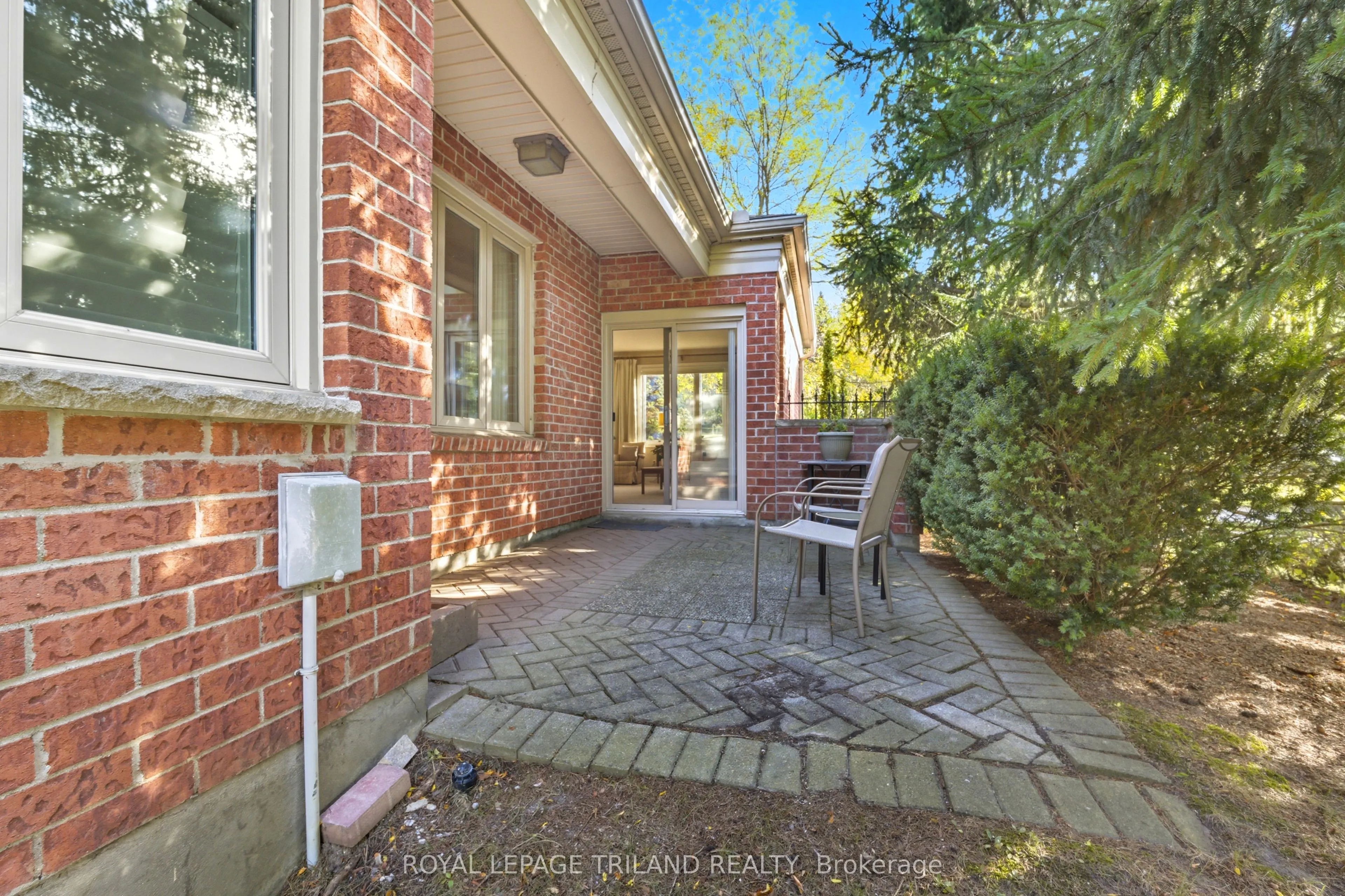 60 Rosecliffe Crescent, #16
