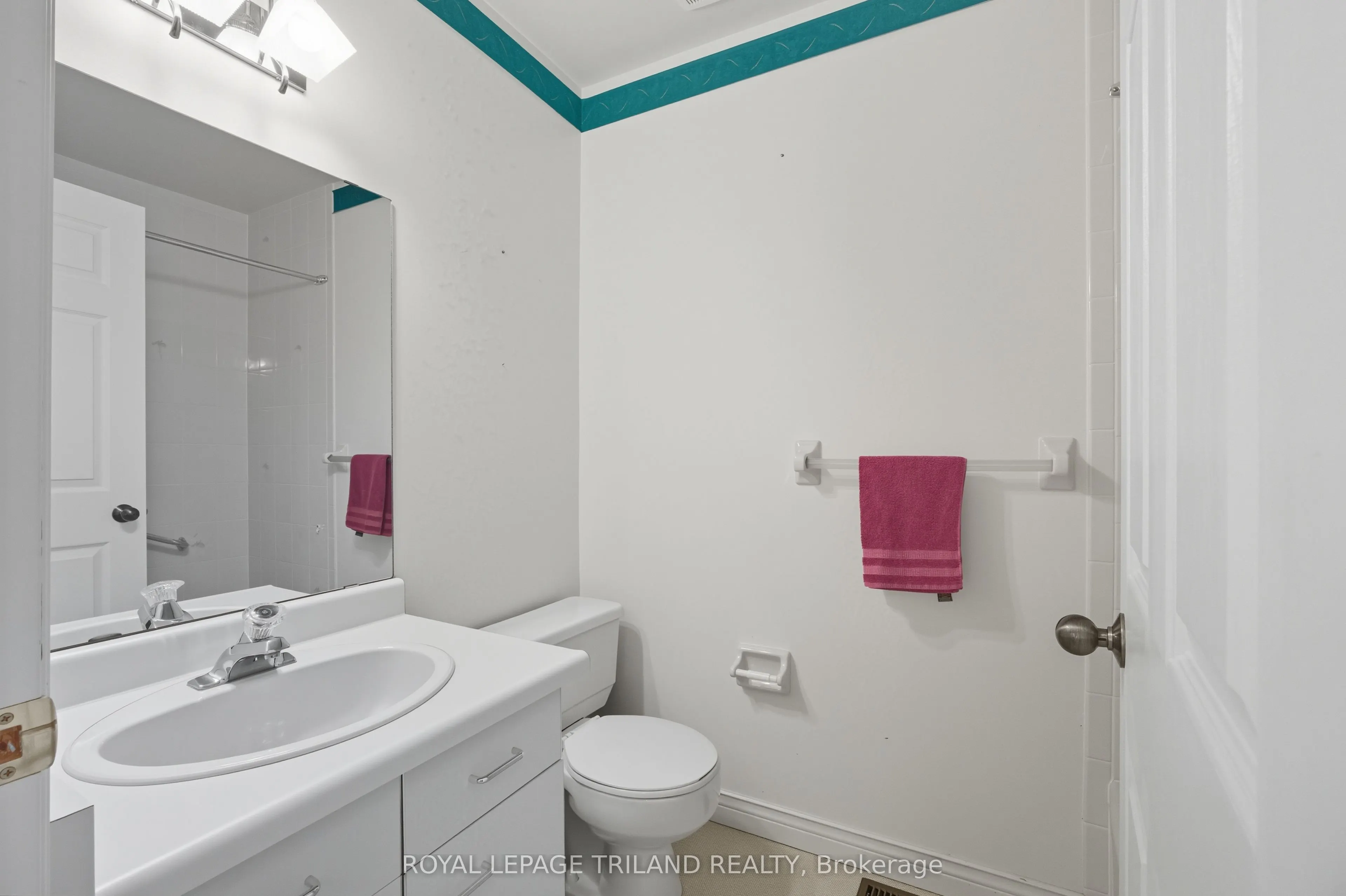 60 Rosecliffe Crescent, #16