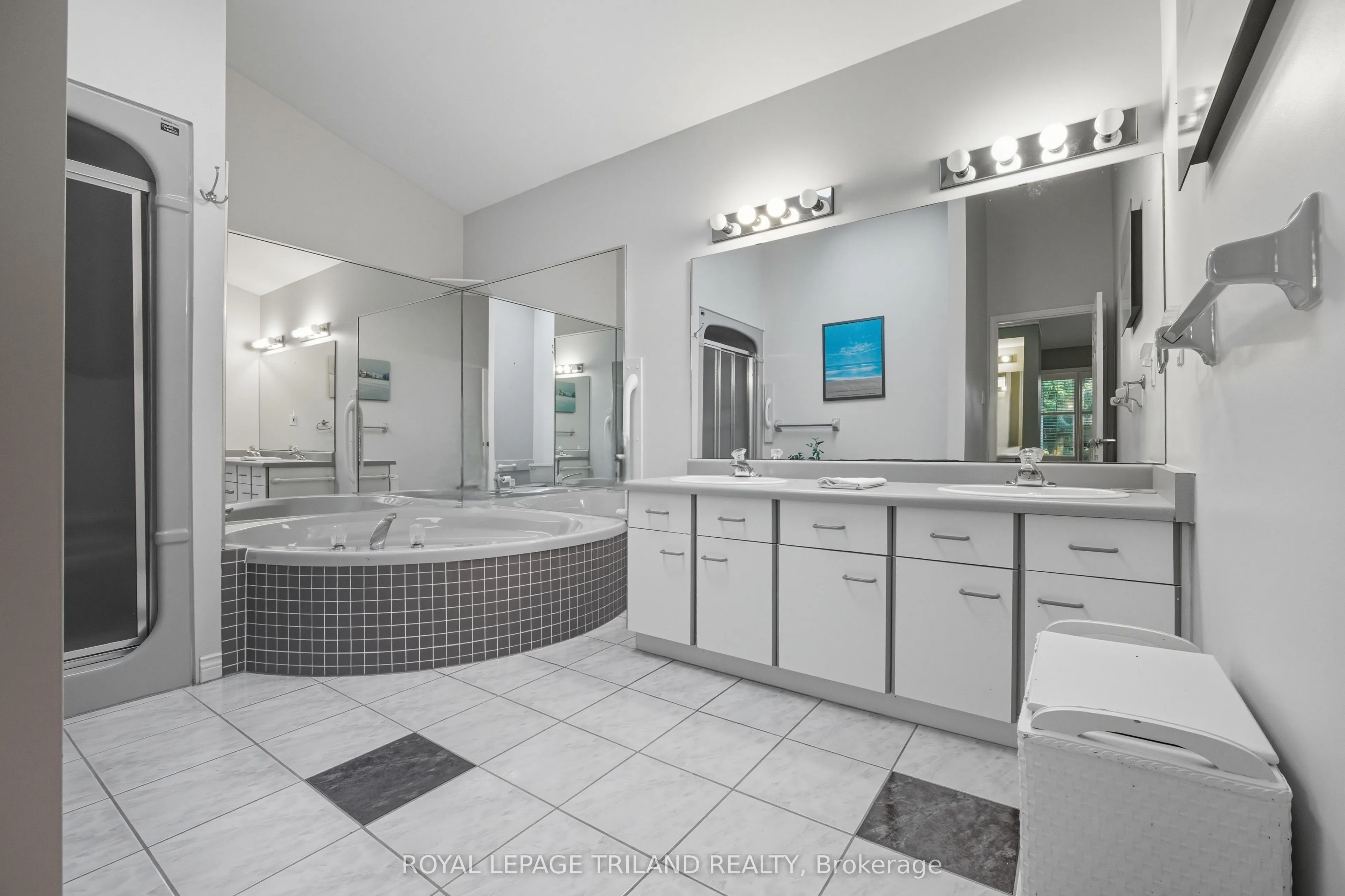 60 Rosecliffe Crescent, #16