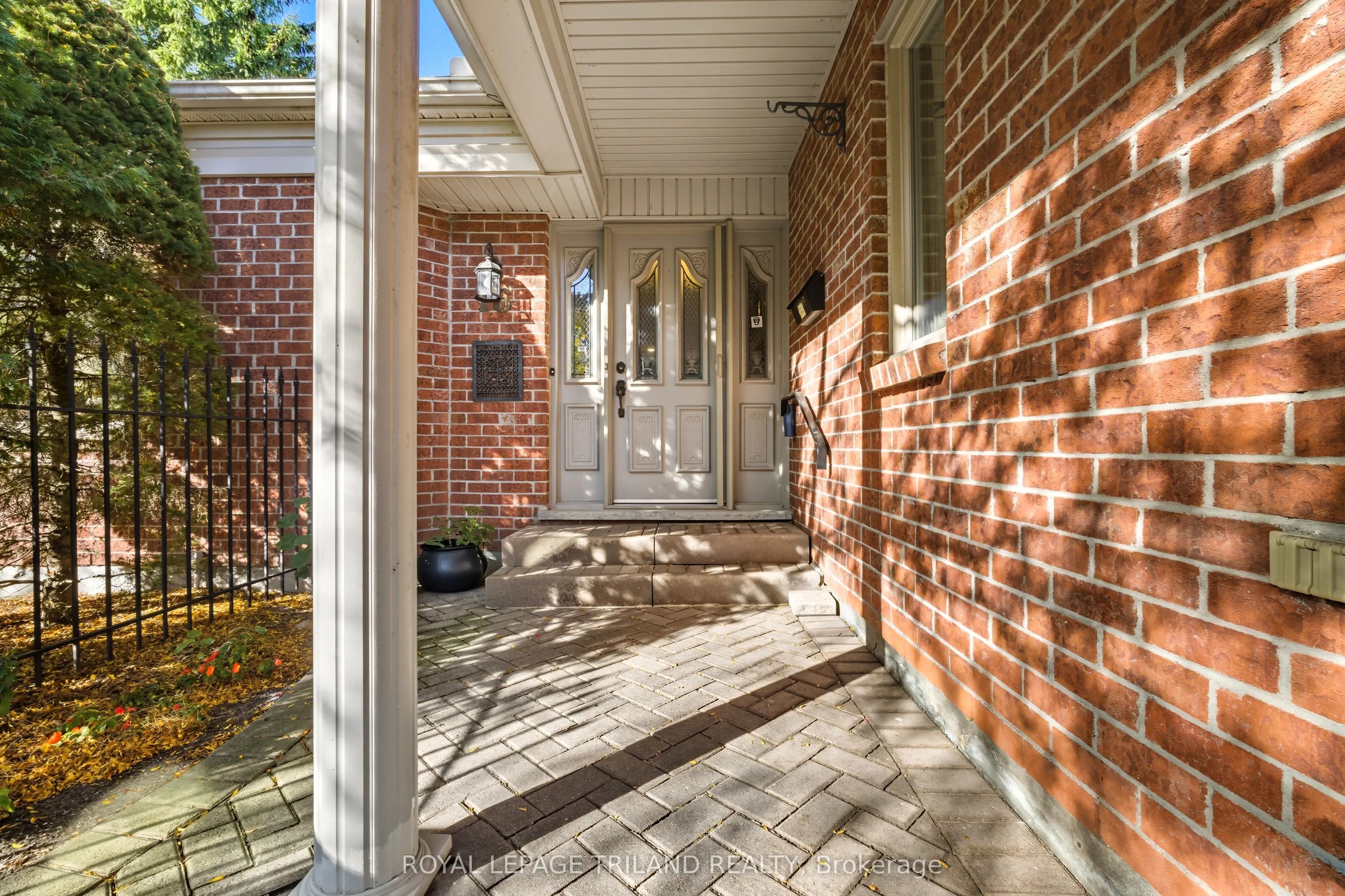 60 Rosecliffe Crescent, #16
