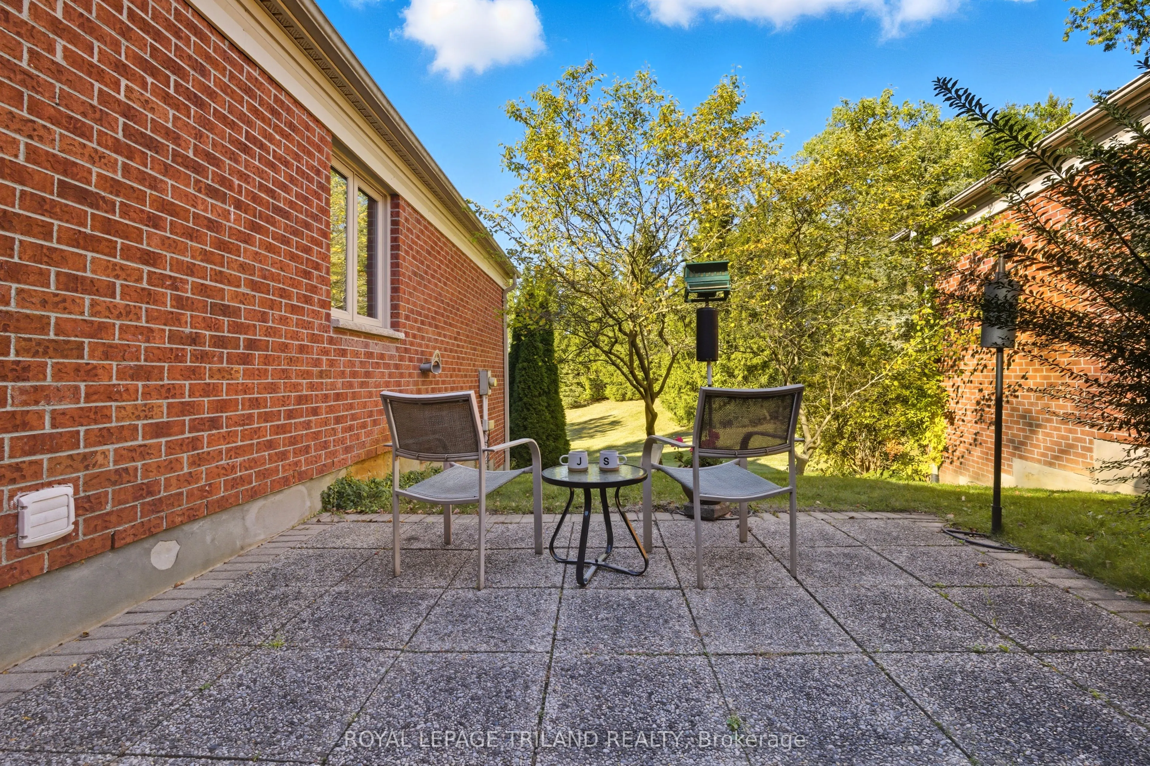 60 Rosecliffe Crescent, #16