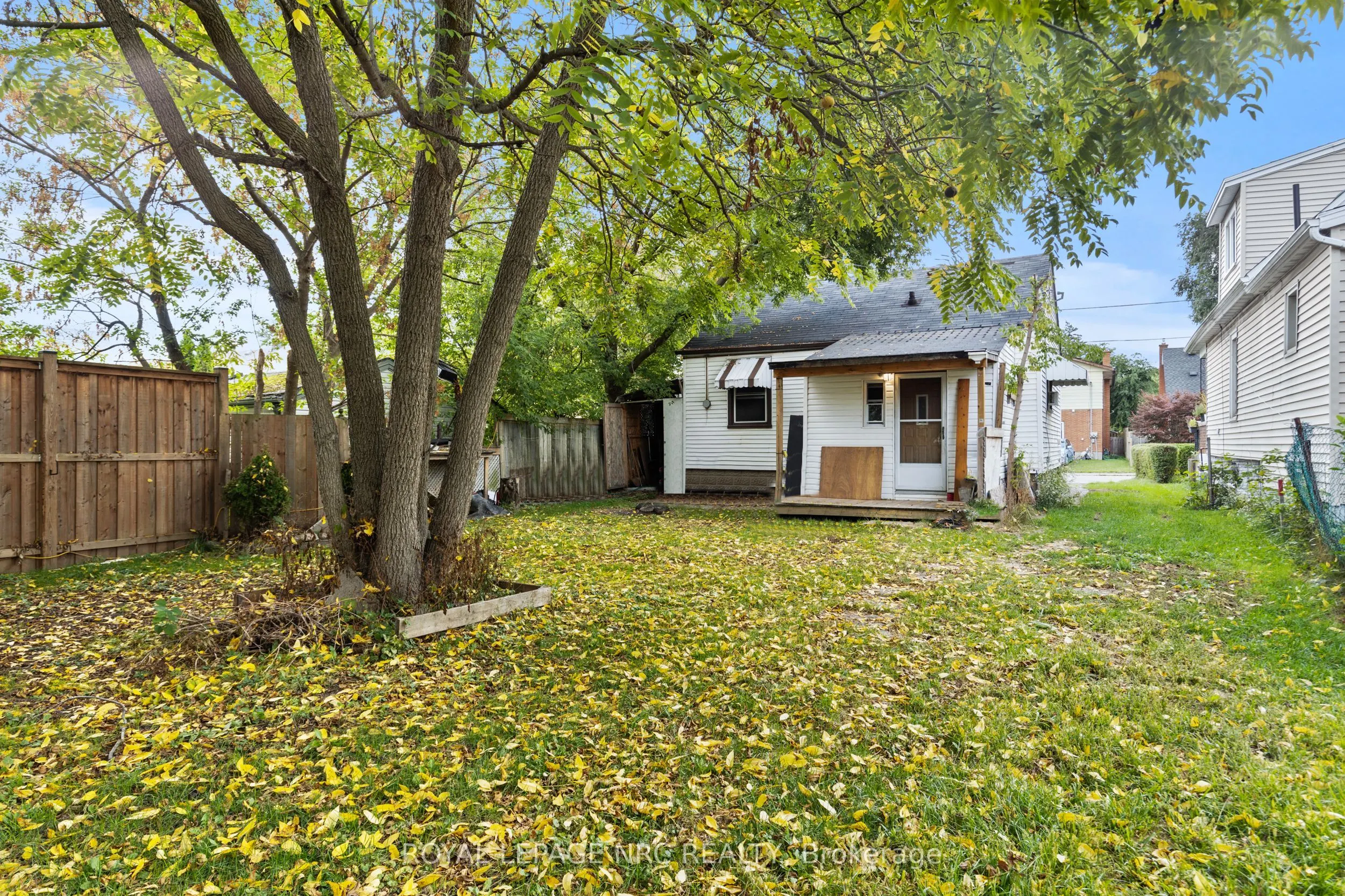 5261 Buchanan Avenue