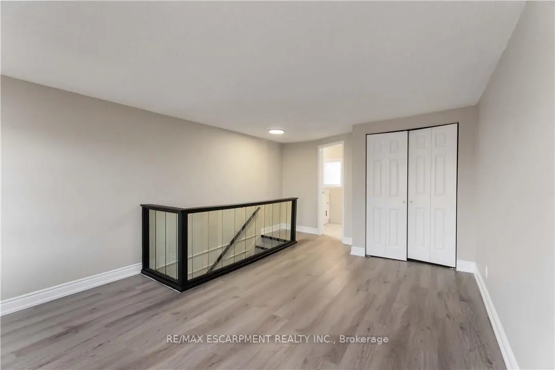 187 Barton Street W