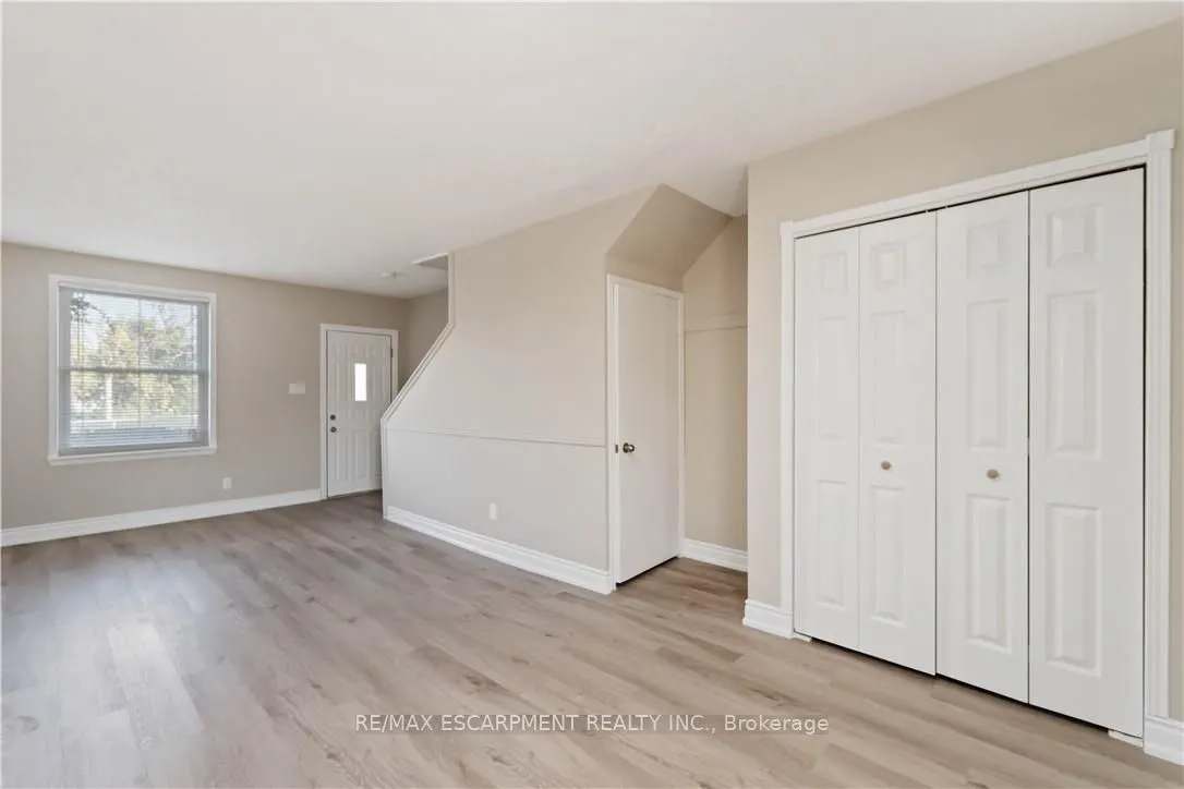 187 Barton Street W