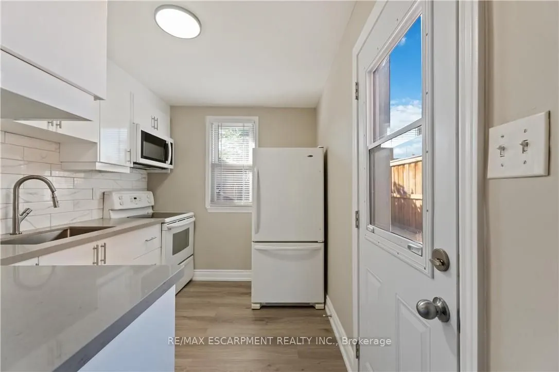 187 Barton Street W