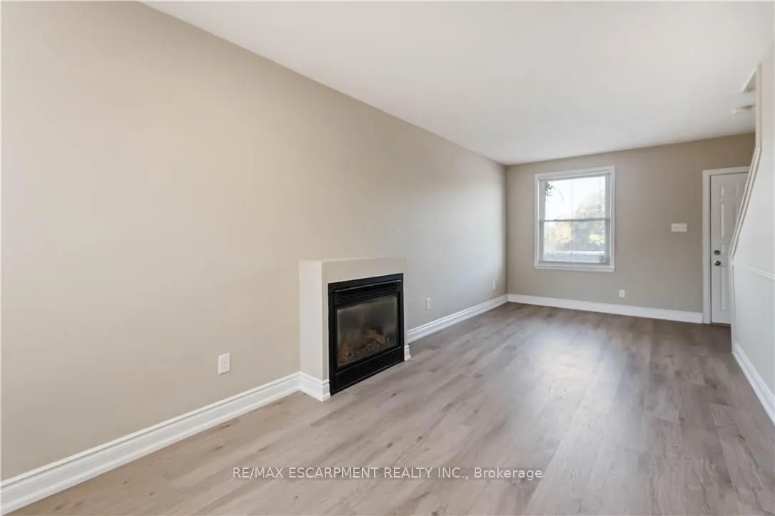 187 Barton Street W