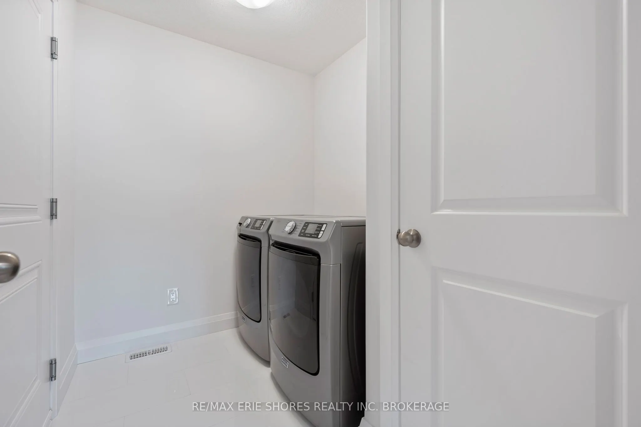 1 Peachleaf Lane